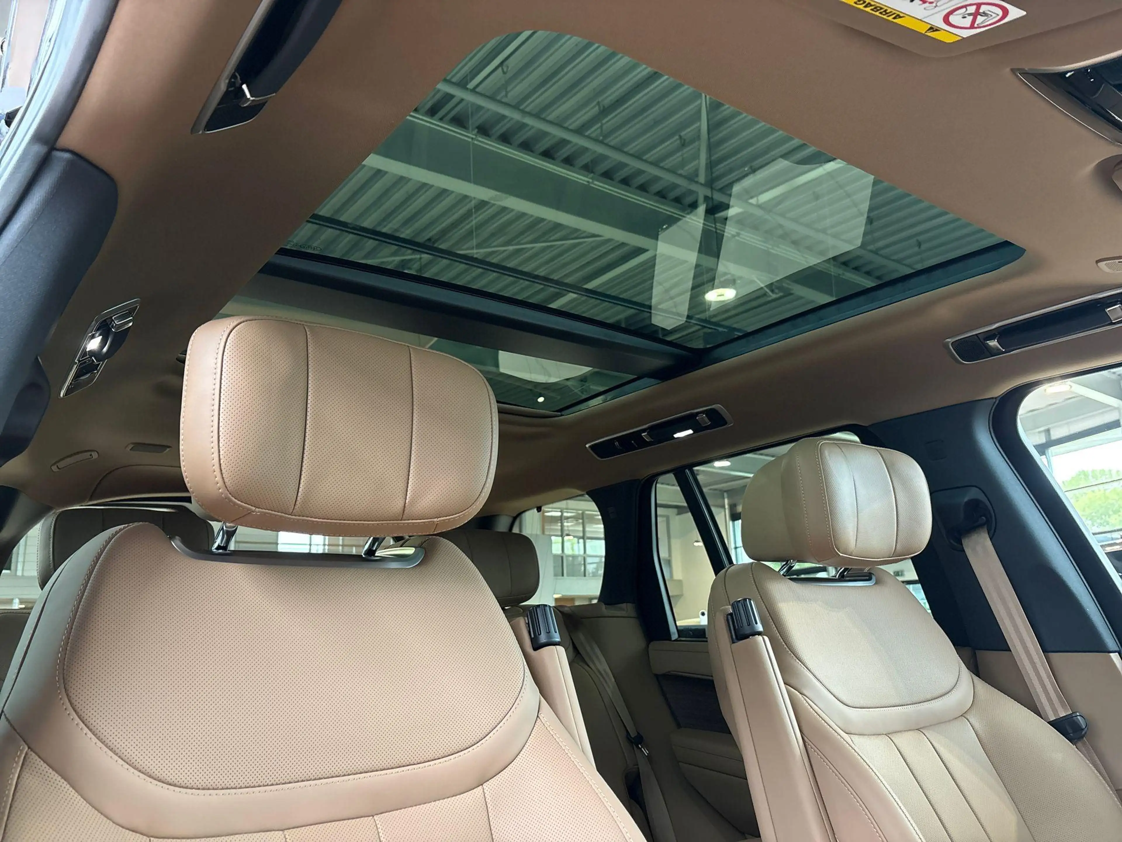 Land Rover Range Rover P460e HSE | Towing Pack | Comfort Pack — photo 13