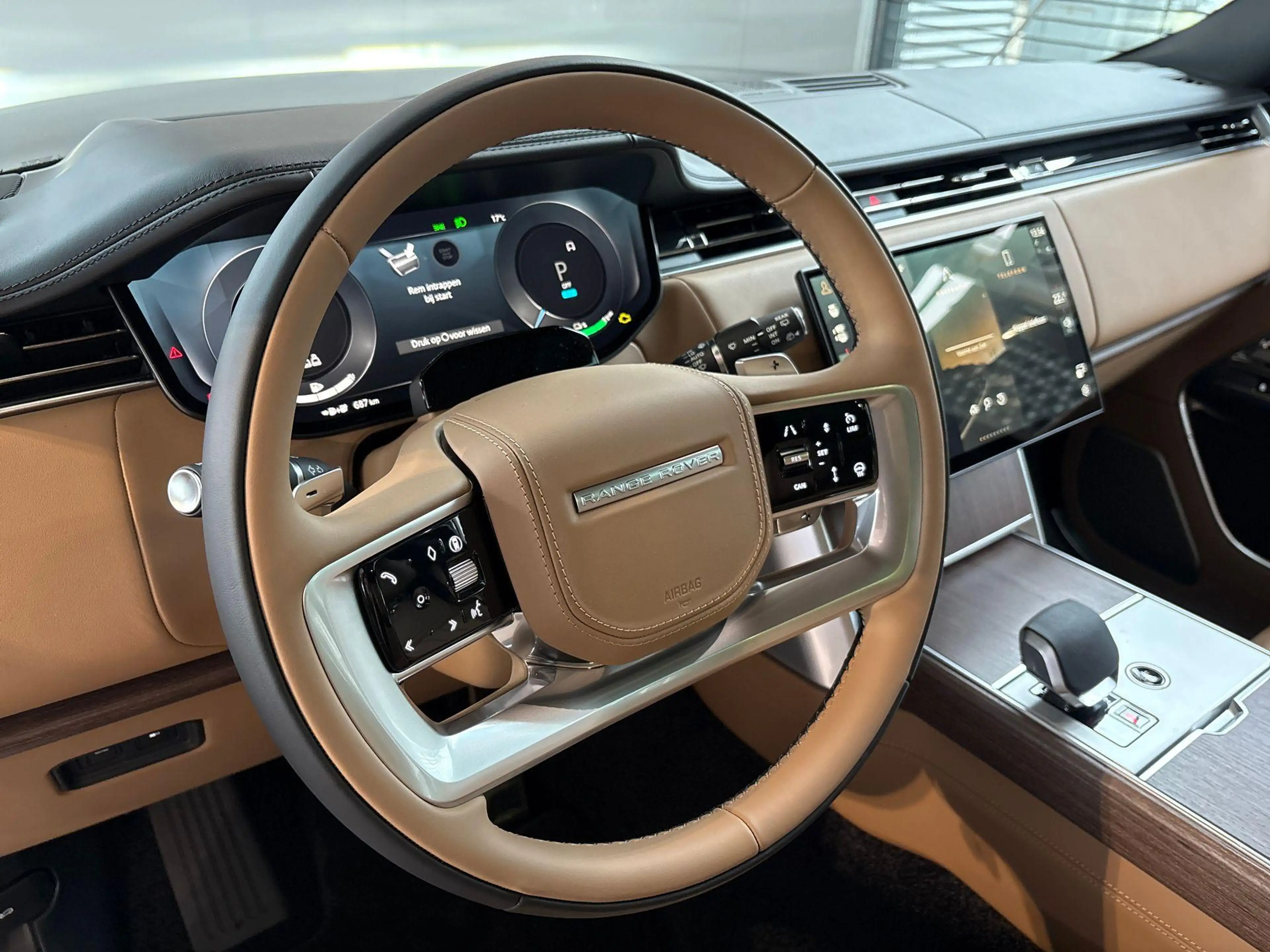 Land Rover Range Rover P460e HSE | Towing Pack | Comfort Pack — photo 16