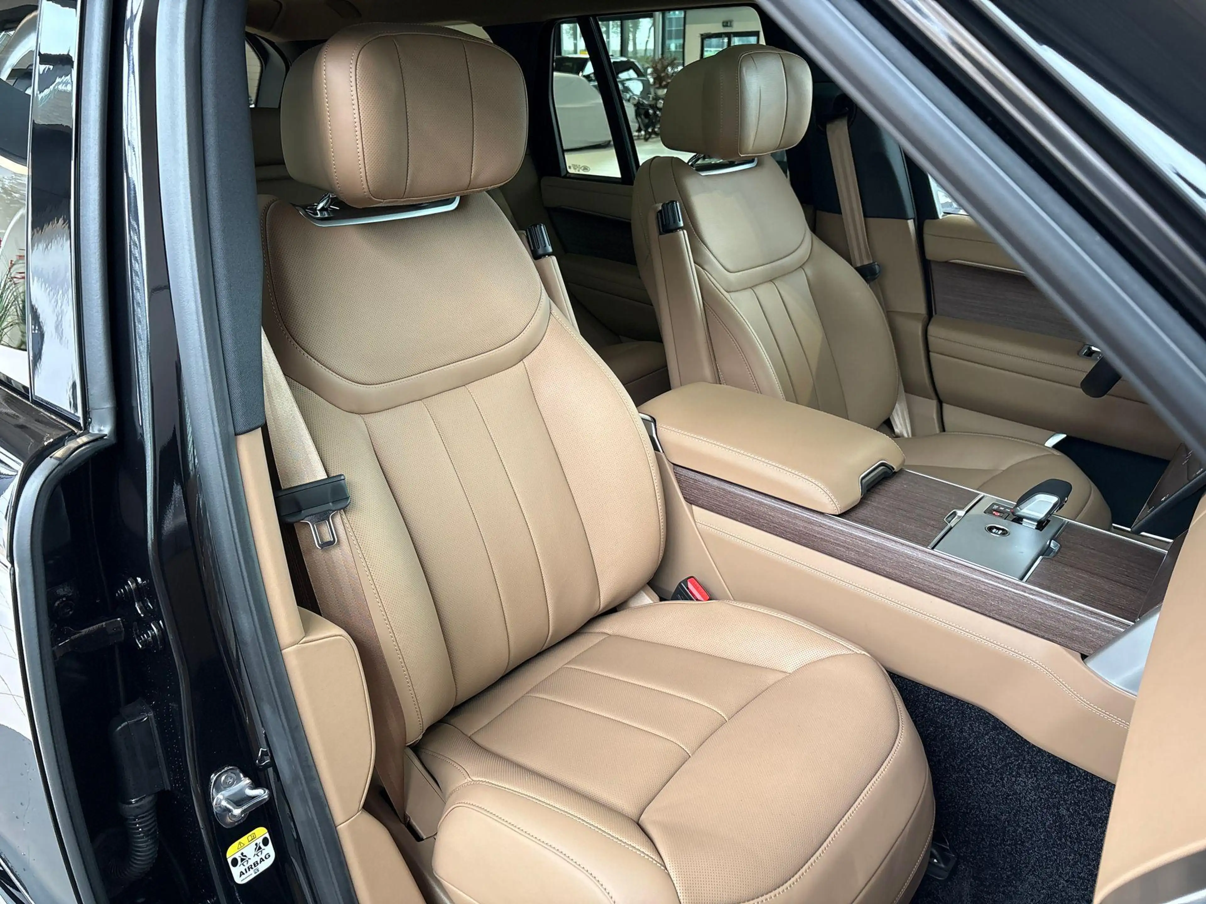 Land Rover Range Rover P460e HSE | Towing Pack | Comfort Pack — photo 10