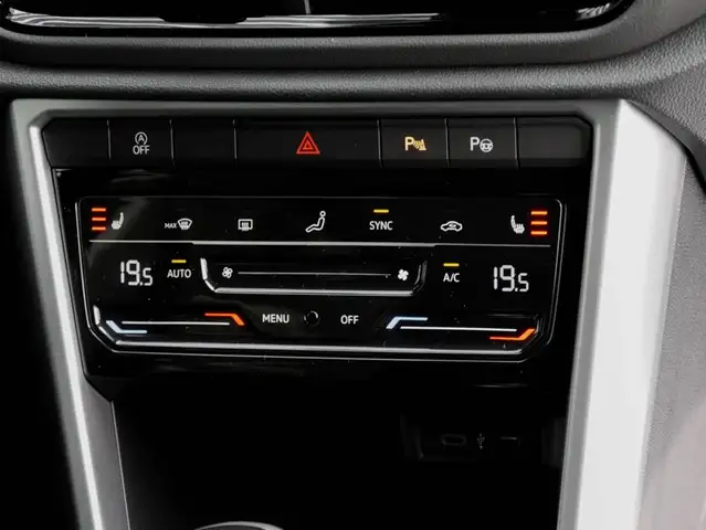 Volkswagen T-Roc view 9