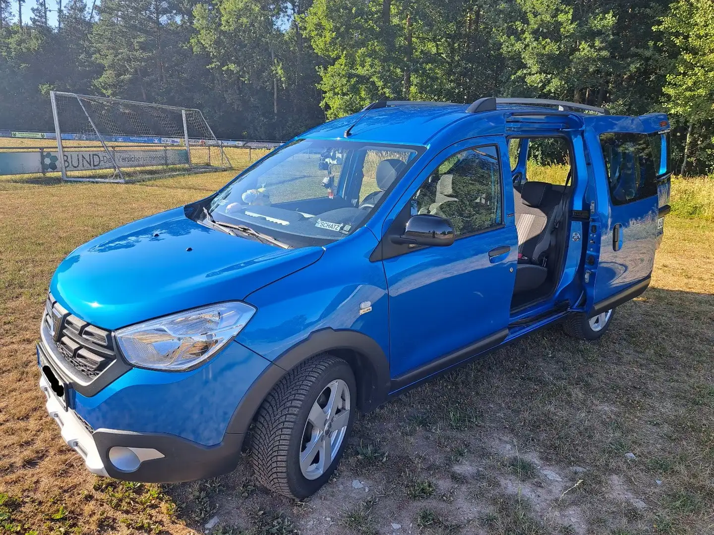 Dacia Dokker Dokker TCe 115 Stepway Celebration Blau - 1