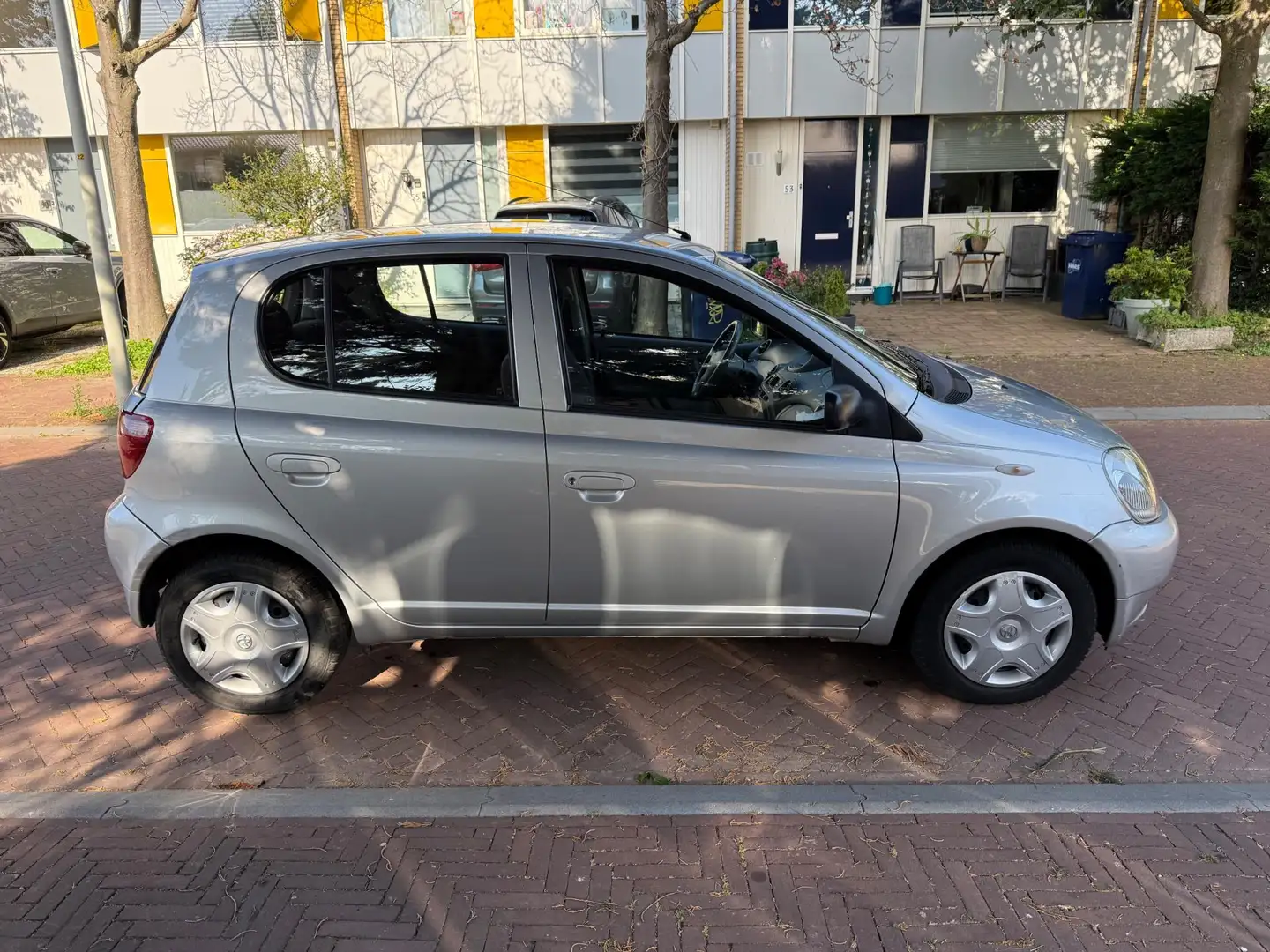 Toyota Yaris Airco / 52.000 NAP / 5 deurs / Leuke auto Gris - 2