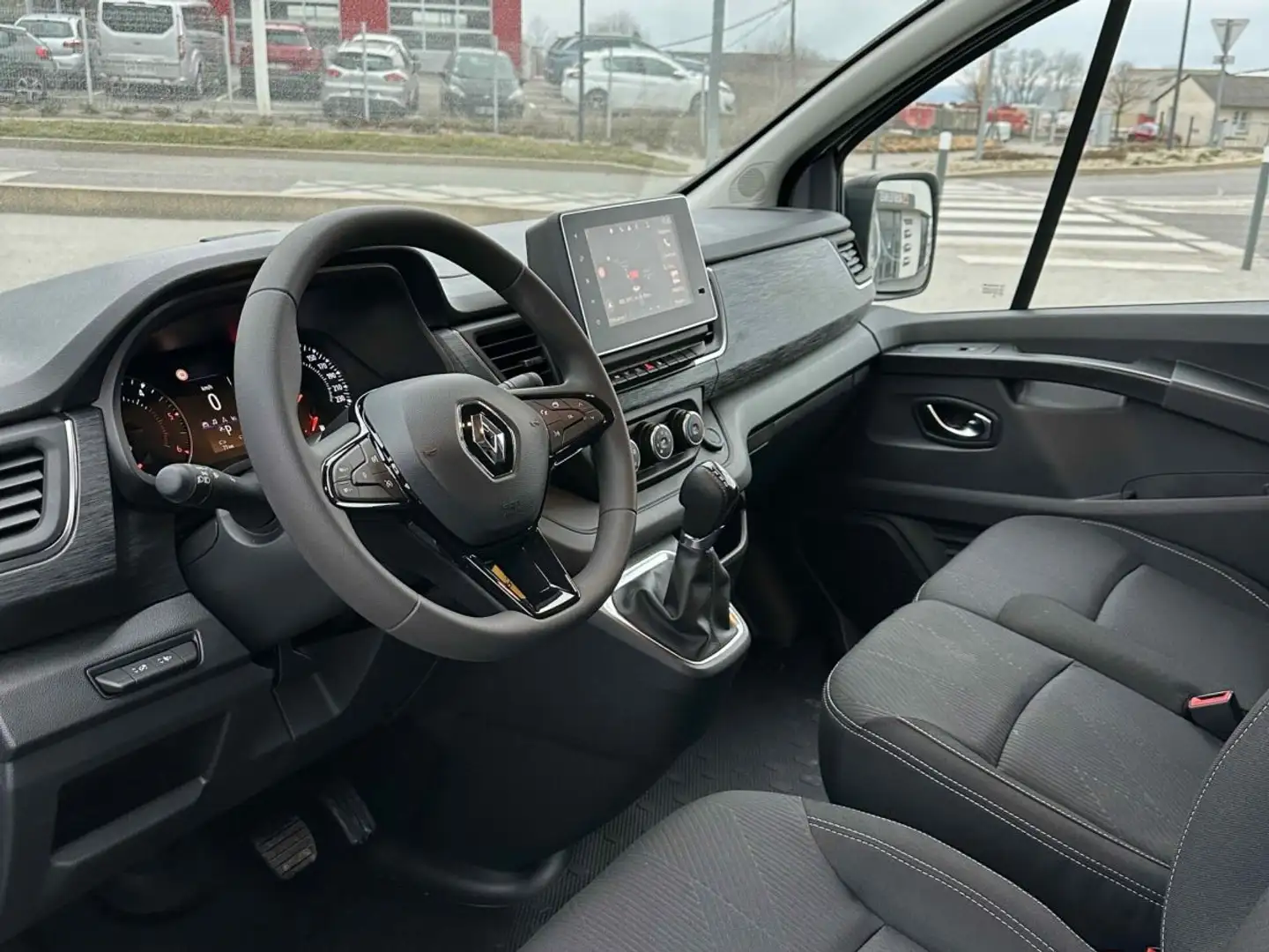 Renault Trafic L1H1 150 CH BVA Gris - 2