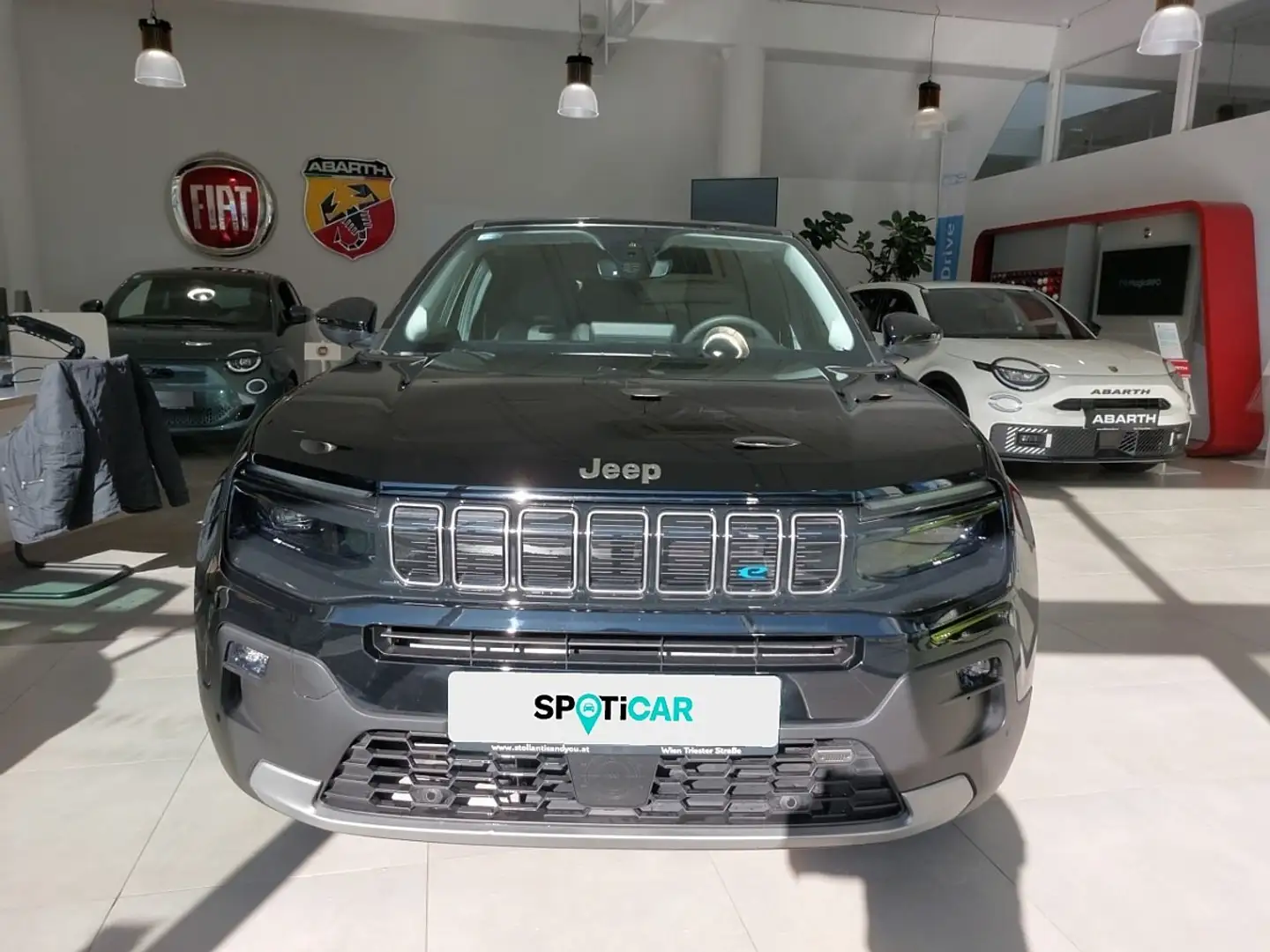 Jeep Avenger BEV 54kWh Summit Schwarz - 2