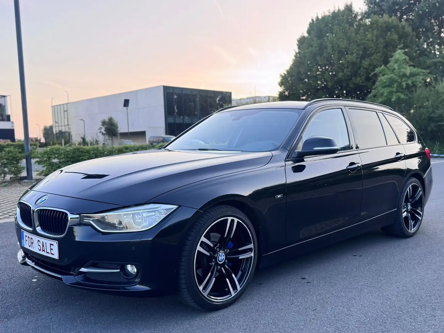 BMW 318 318d GT Aut. Sport Line Noir - 2