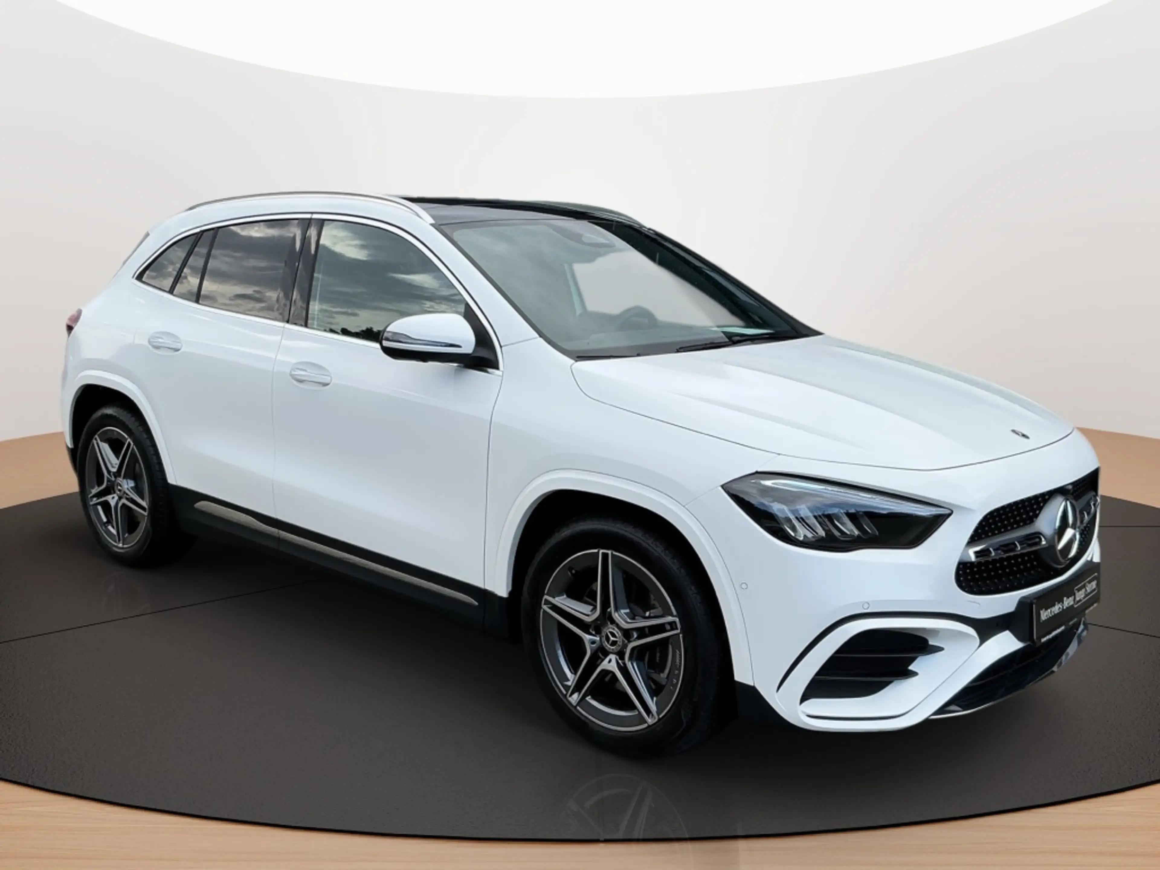Mercedes-Benz GLA 250 4M AMG 360 DISTR KAMERA PANO SPUR PDC — photo 5