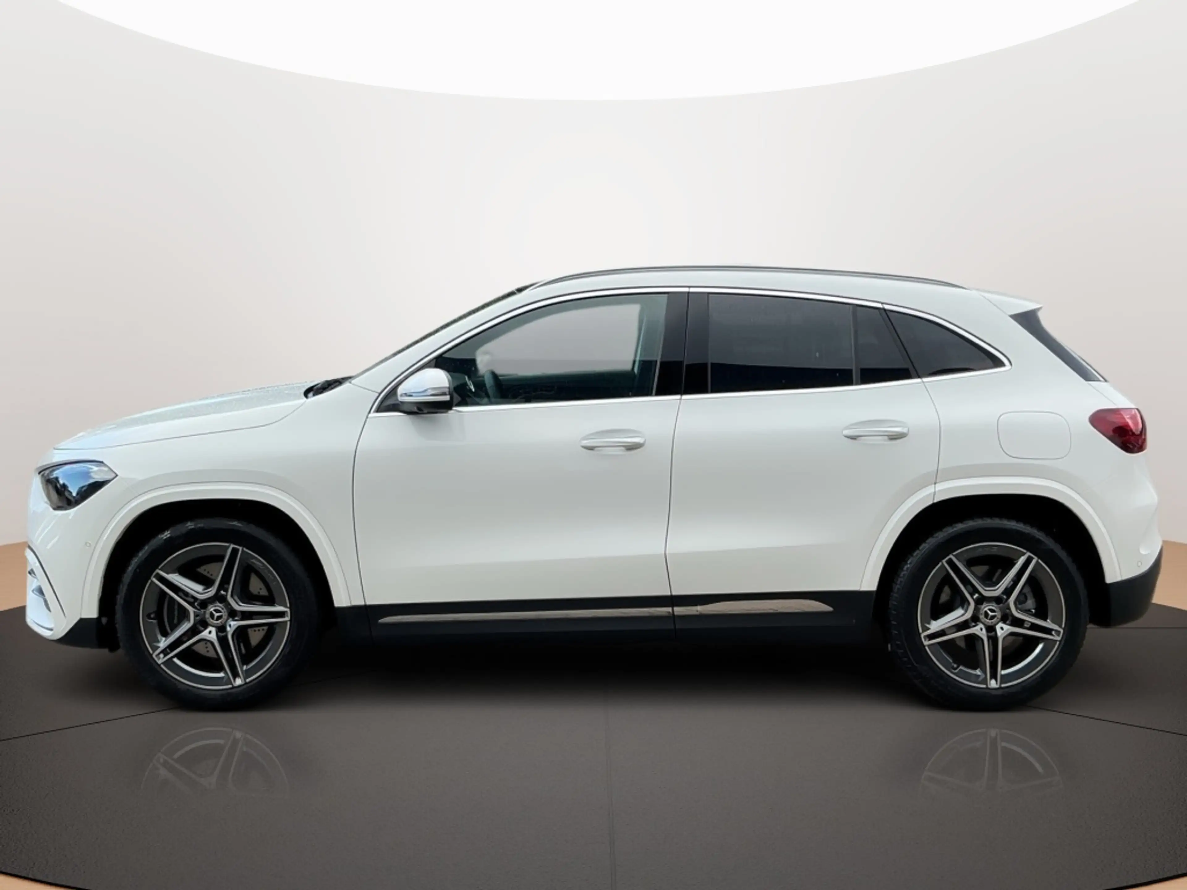Mercedes-Benz GLA 250 4M AMG 360 DISTR KAMERA PANO SPUR PDC — photo 10