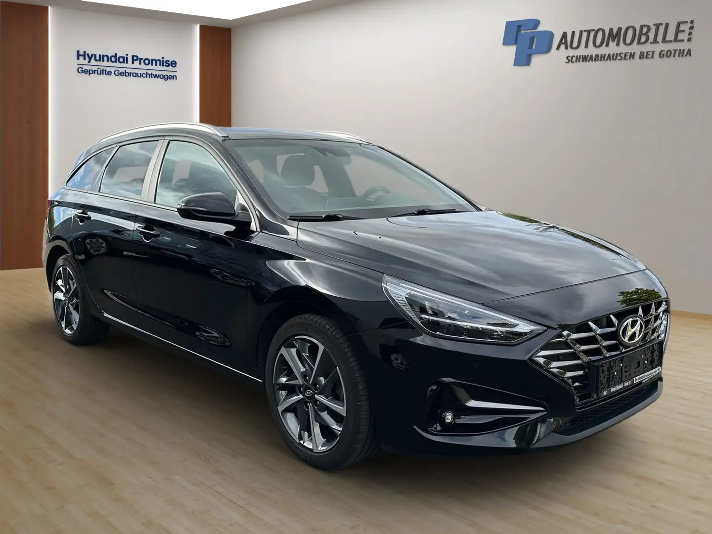 Hyundai i30 1.0 T-GDi Connect & Go Schwarz - 2