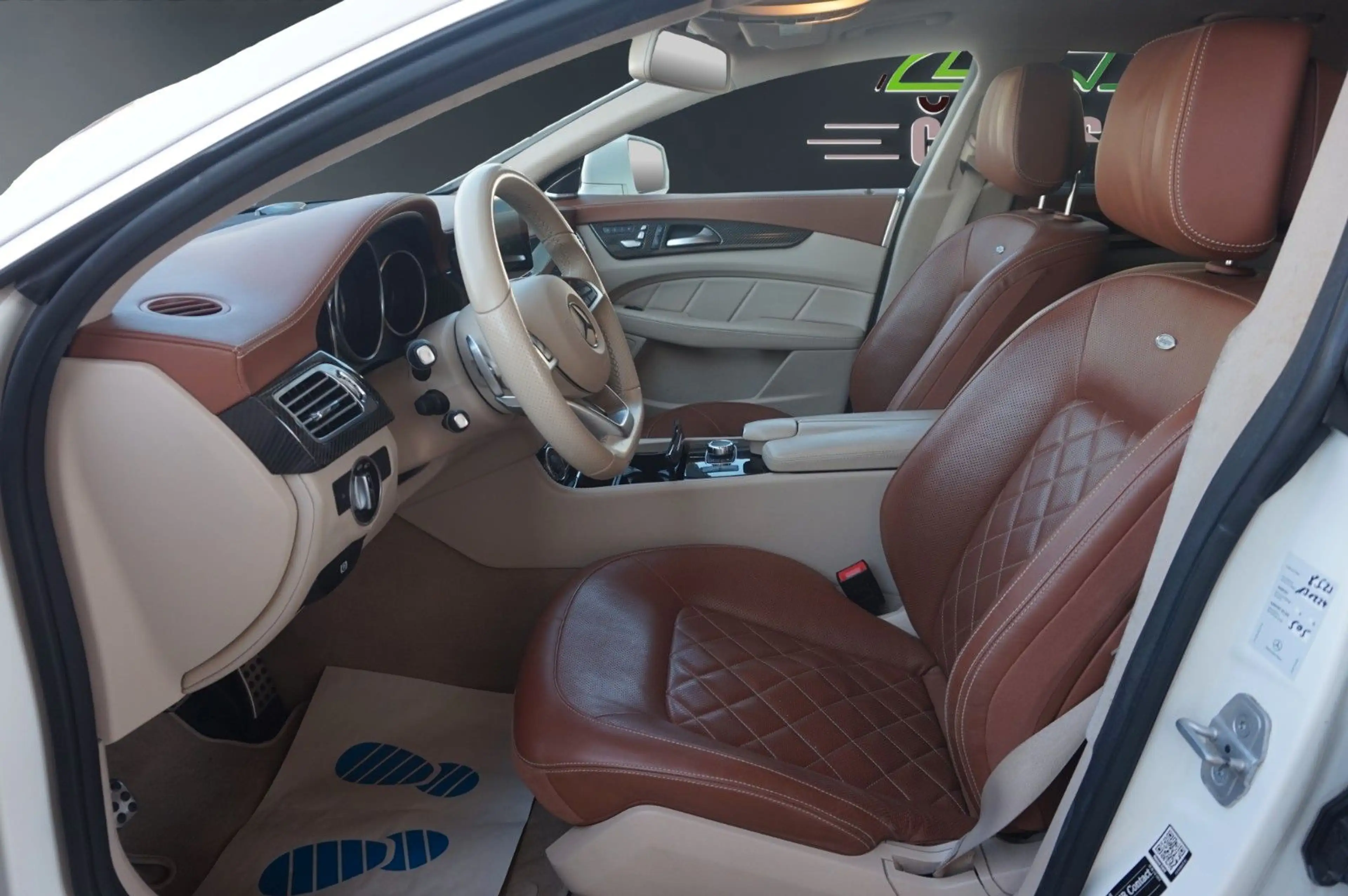 Mercedes-Benz CLS 500 4Matic AMG-Line*Designo~Multi Mas~H&K — photo 12