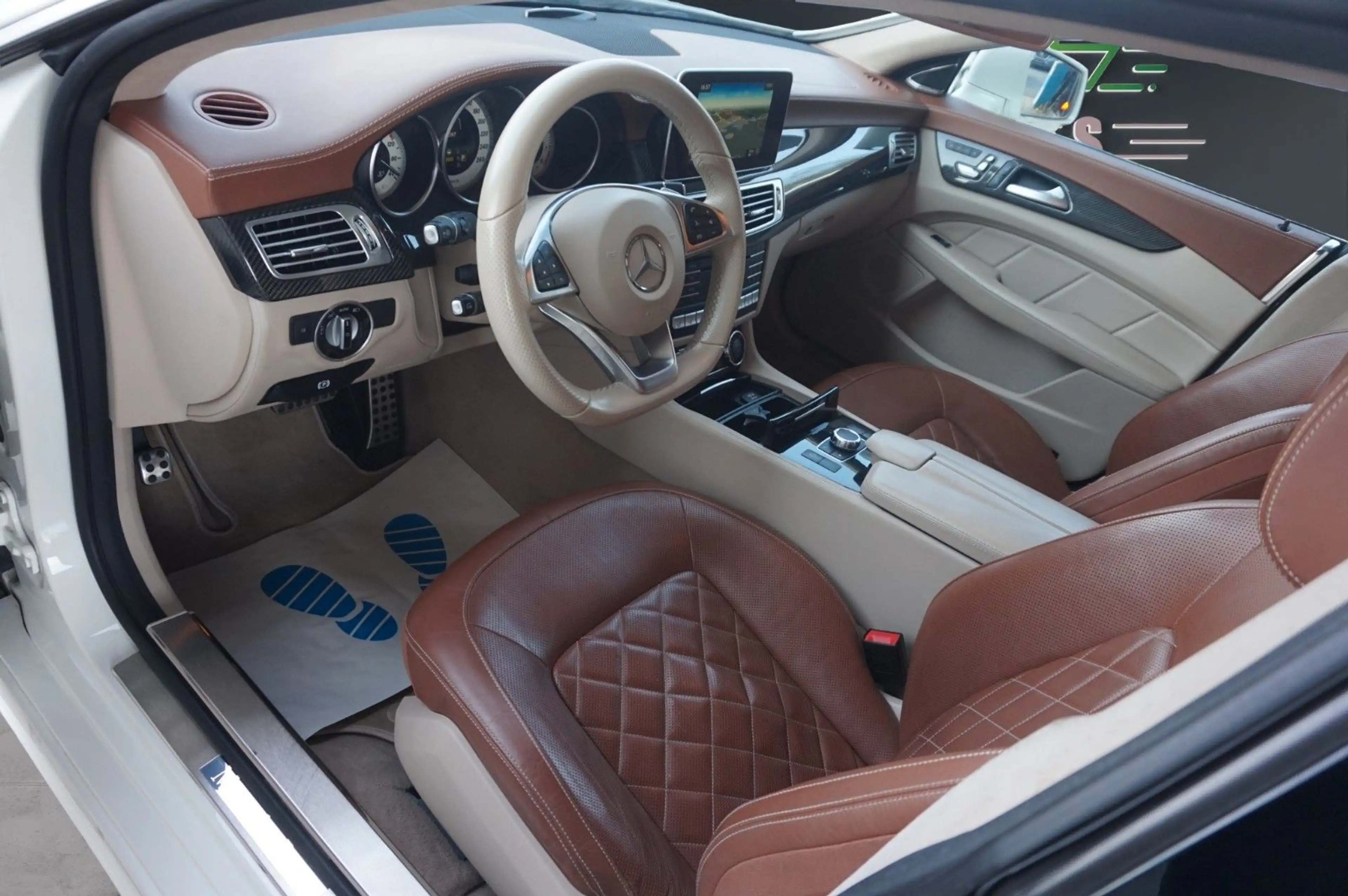Mercedes-Benz CLS 500 4Matic AMG-Line*Designo~Multi Mas~H&K — photo 4