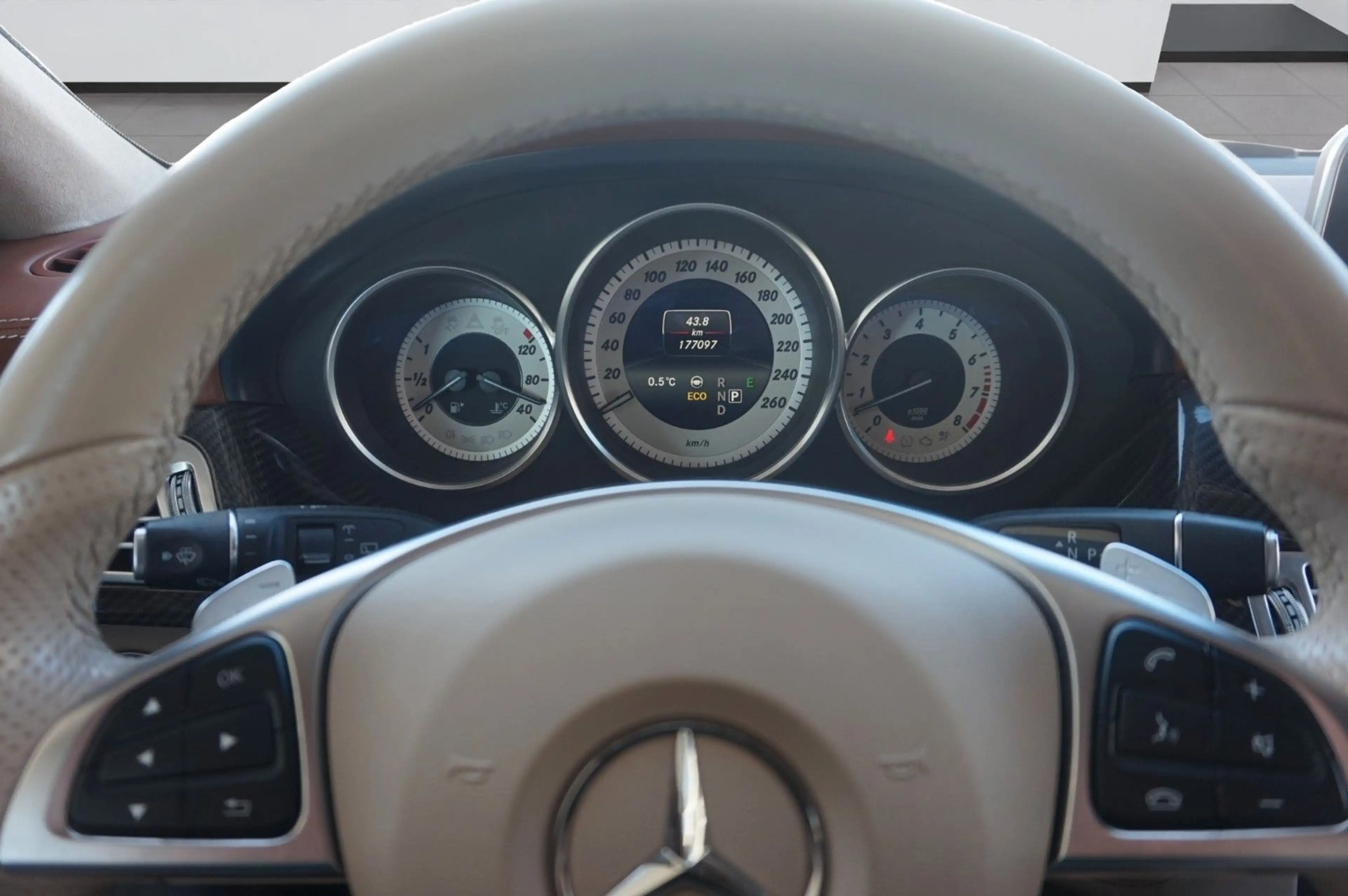 Mercedes-Benz CLS 500 4Matic AMG-Line*Designo~Multi Mas~H&K — photo 14