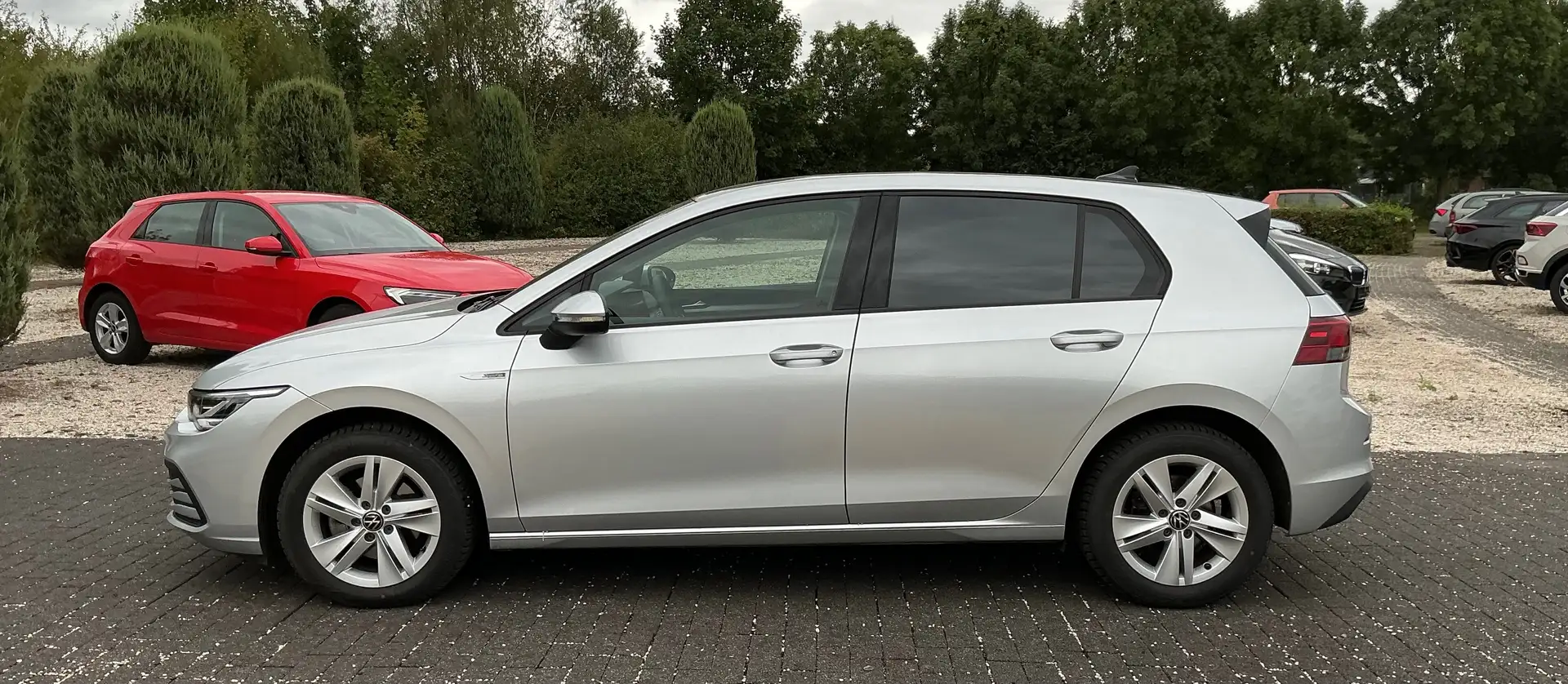 Volkswagen Golf Life Navi PDC VW Garantie Silber - 2