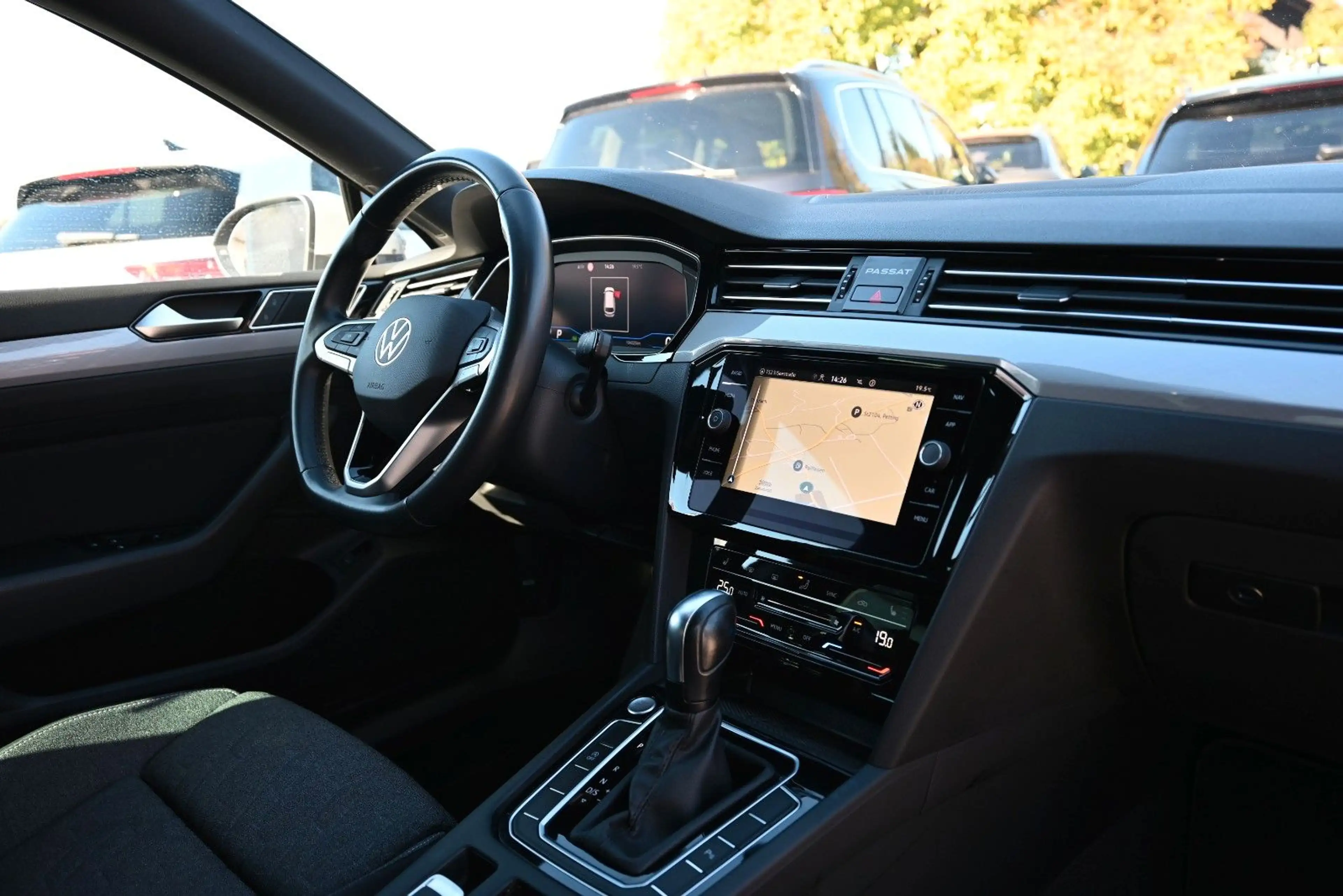 Volkswagen Passat Variant Business/Virtual/Apple/ACC/Sports — photo 15