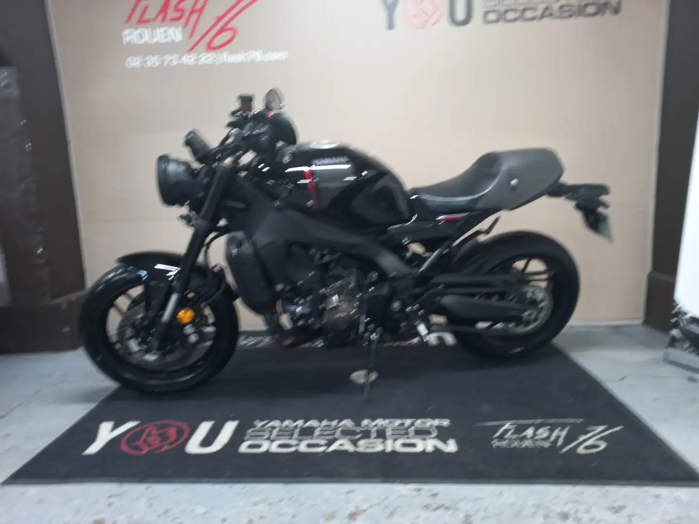 Yamaha XSR 900 Noir - 2