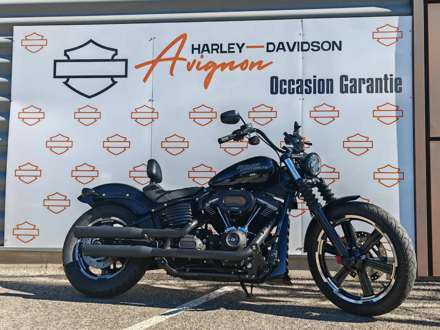 Harley-Davidson Street Bob Schwarz - 1