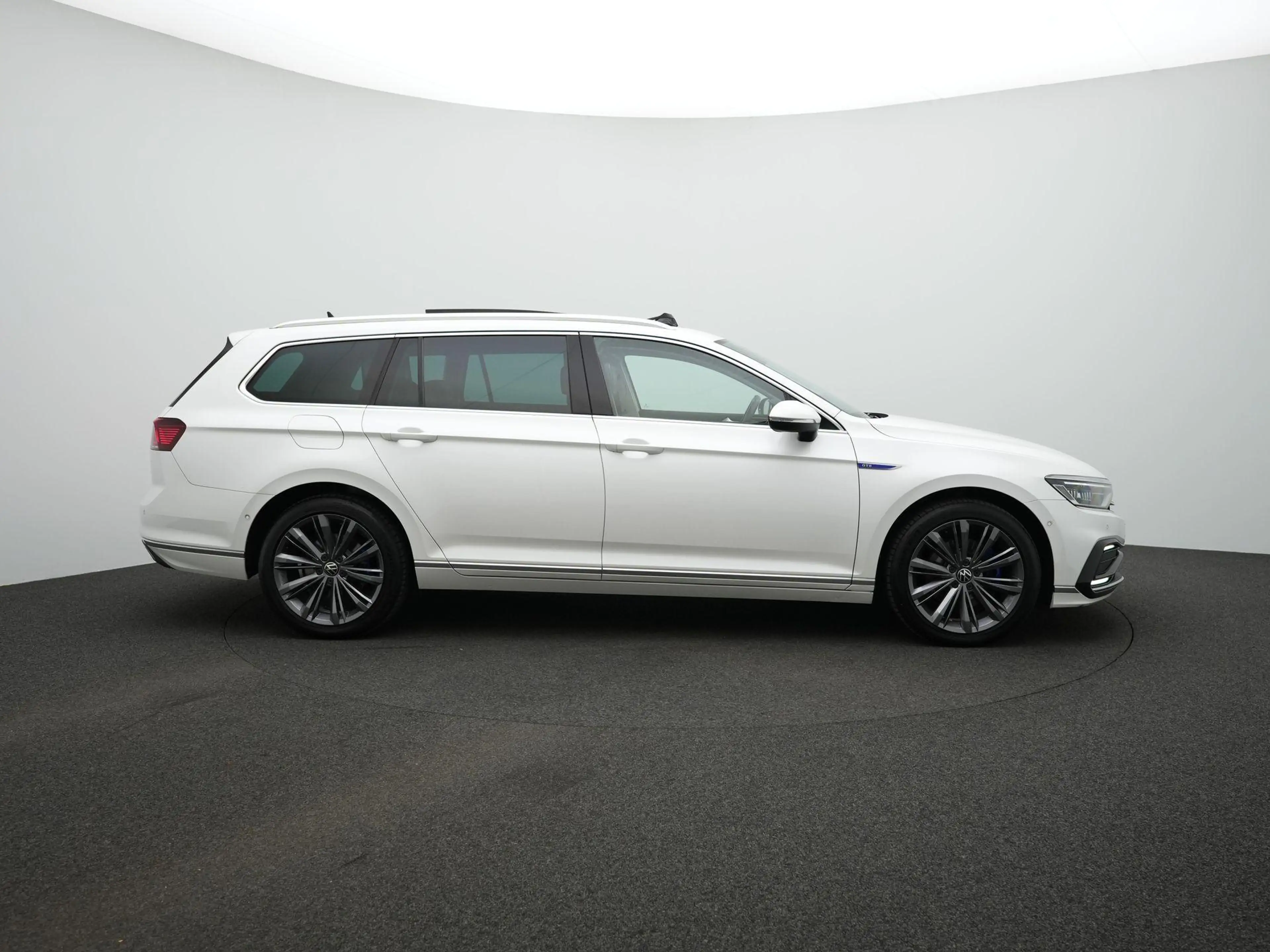Volkswagen Passat Variant 1.4 TSI 218pk PHEV GTE Business | Adaptive Cruise — photo 4