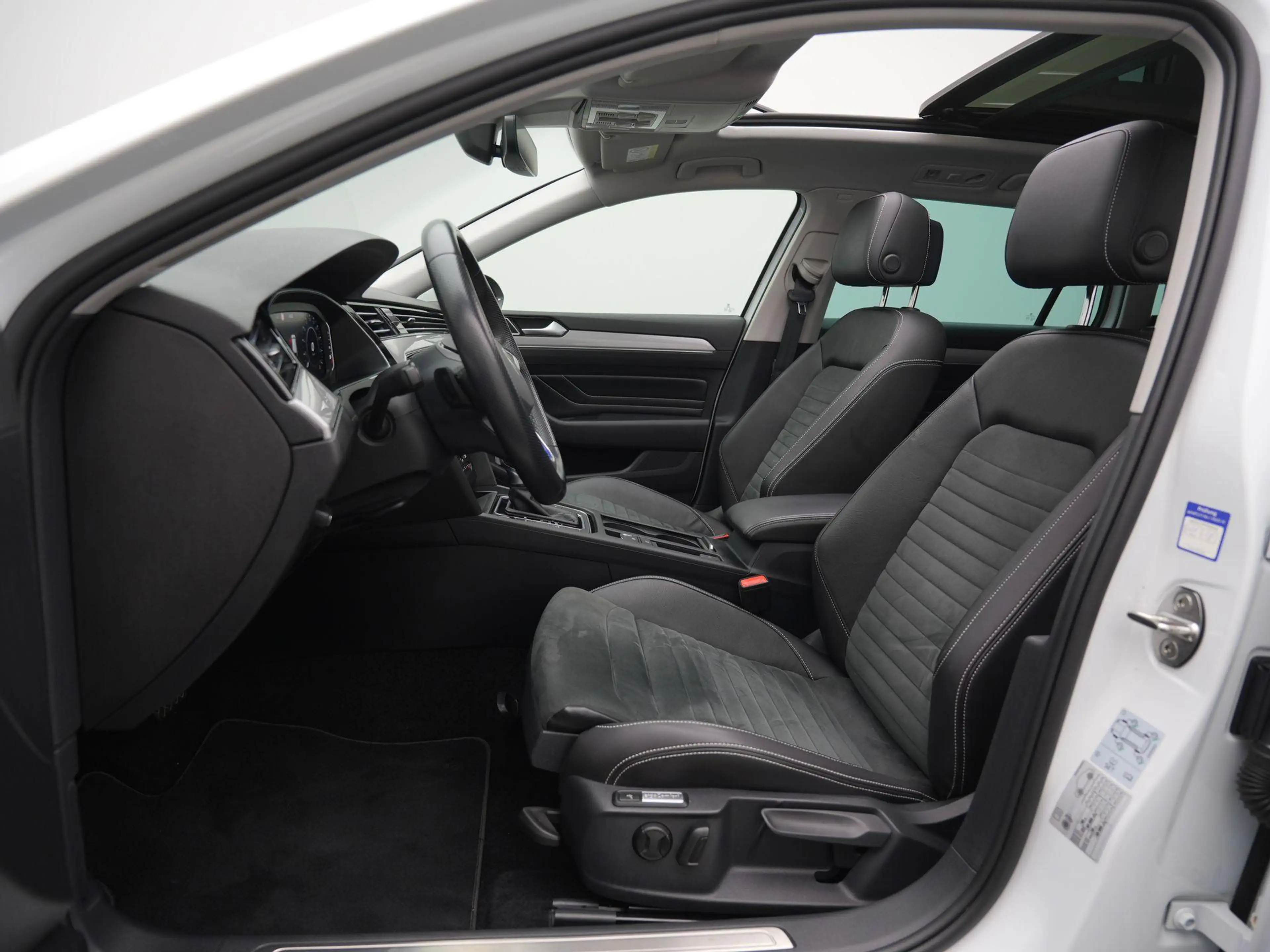 Volkswagen Passat Variant 1.4 TSI 218pk PHEV GTE Business | Adaptive Cruise — photo 8