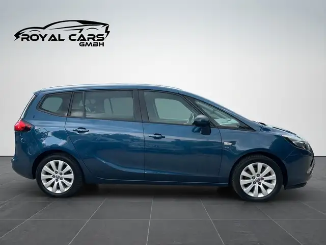Opel Zafira Tourer view 8