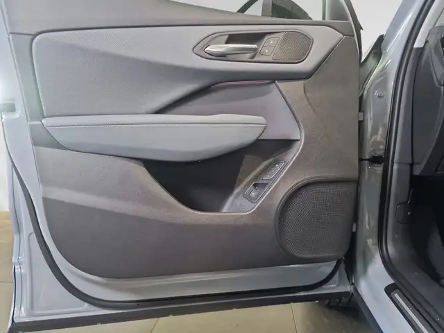 Audi Q3 view 13