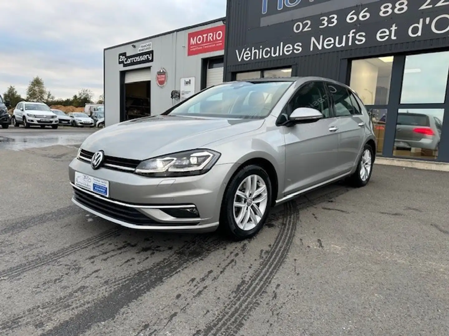Volkswagen Golf 1.5 TSI EVO 150CH BLUEMOTION TECHNOLOGY CARAT DSG7 5P Grijs - 1
