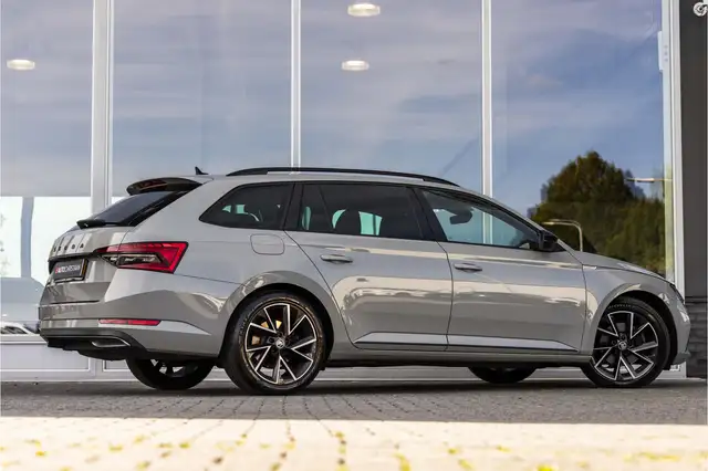 Skoda Superb view 2