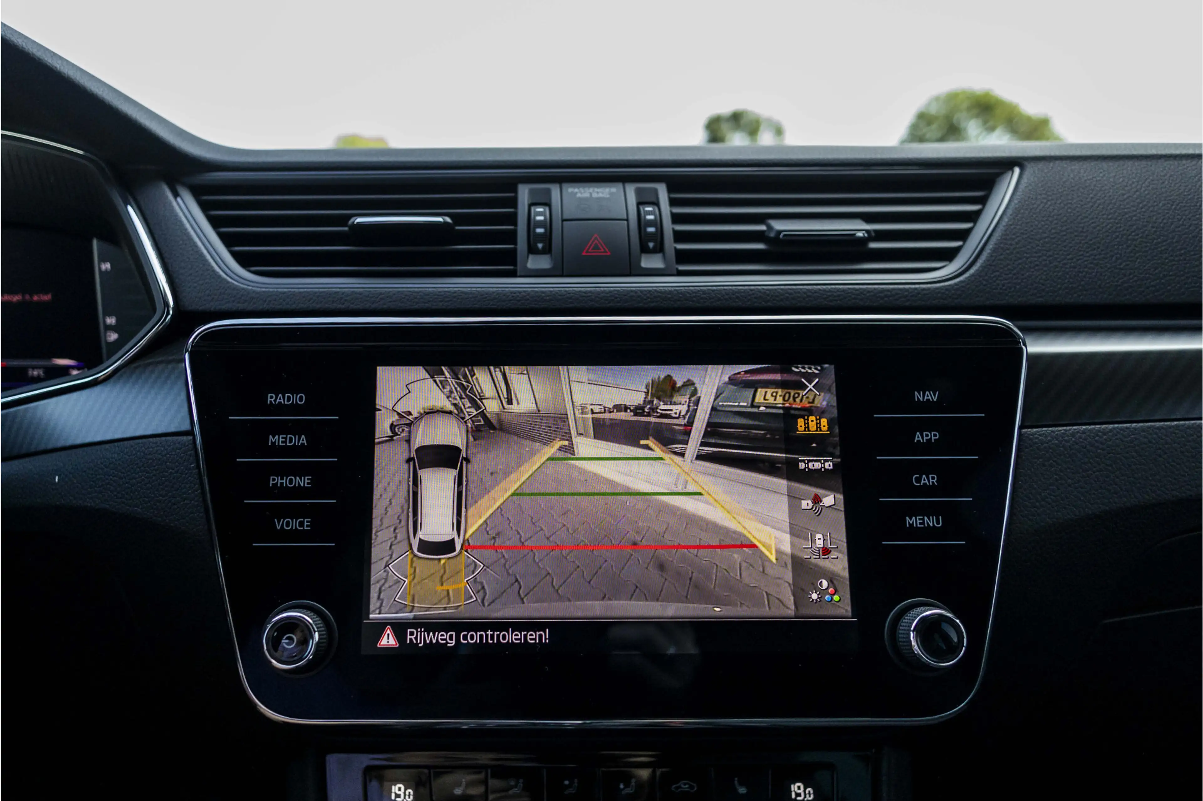 Skoda Superb Combi 1.5 TSI ACT Sportline | Memory | Camera | AC — photo 27