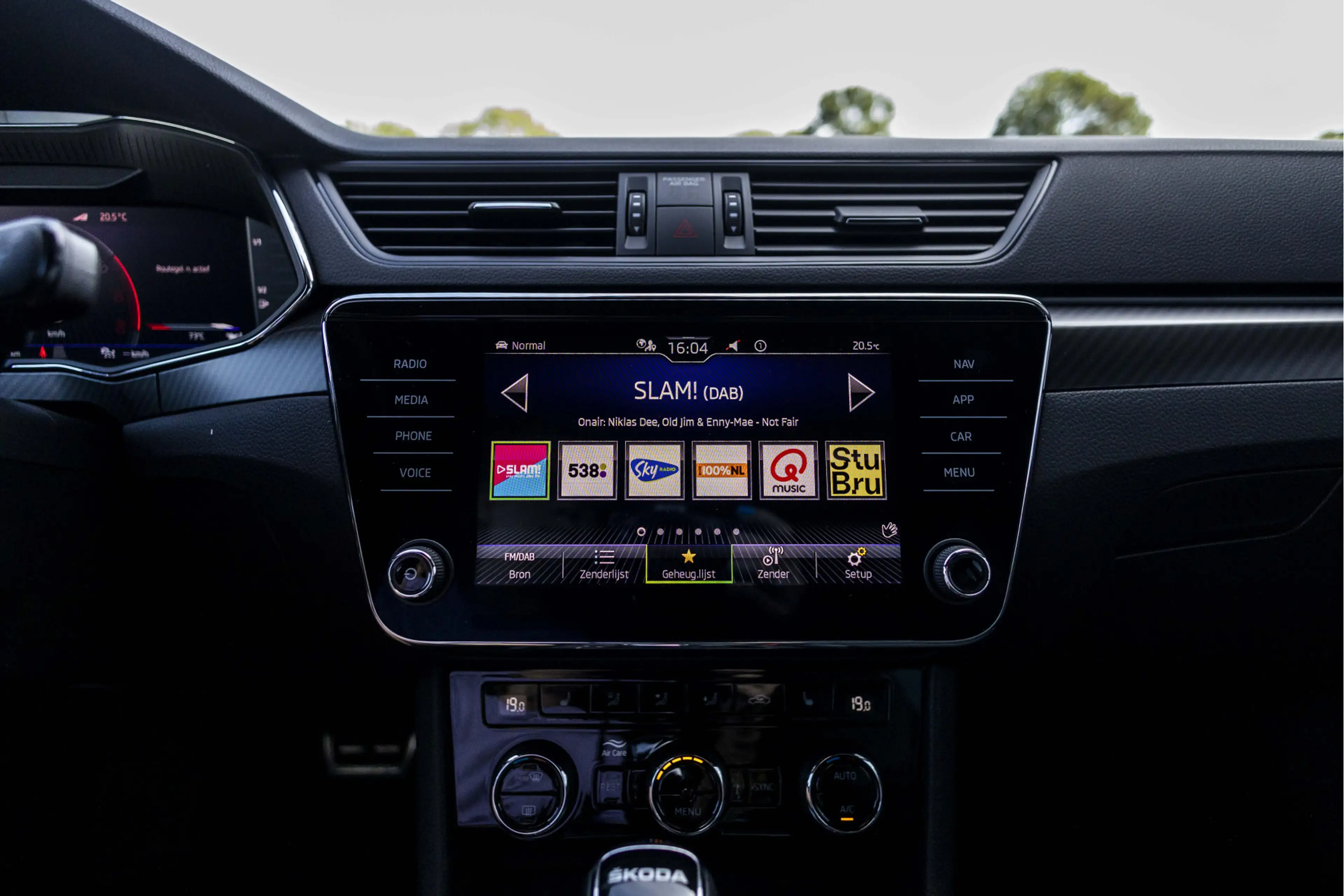 Skoda Superb Combi 1.5 TSI ACT Sportline | Memory | Camera | AC — photo 30