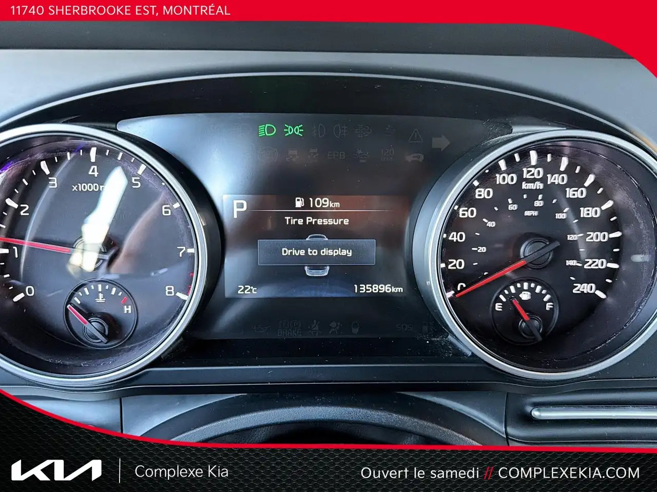Kia Carnival снимка Kia Carnival