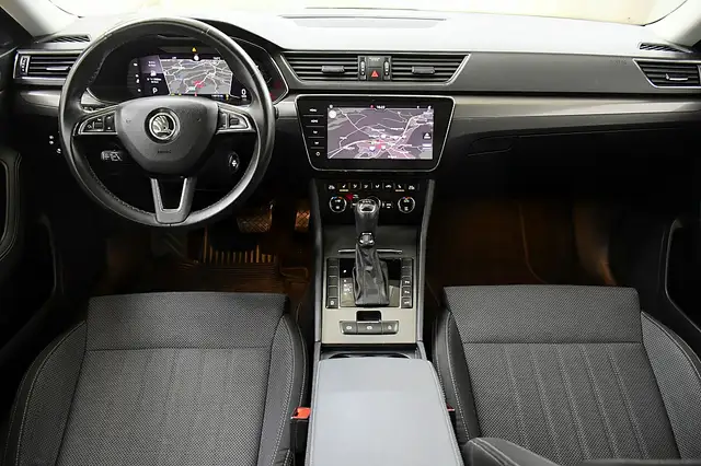 Skoda Superb view 11