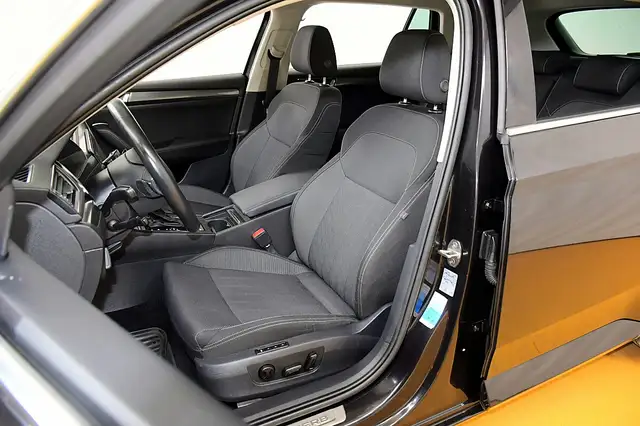 Skoda Superb view 9