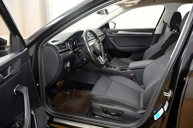 Skoda Superb view 8