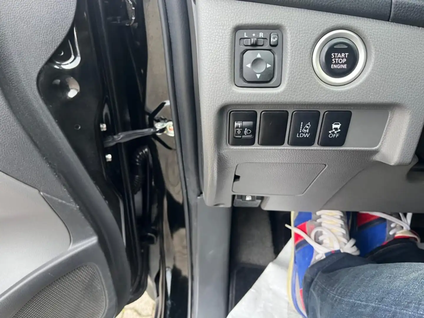 Mitsubishi L200 2.4 DI-D/154CV Double Cab Intense hard top crna - 2