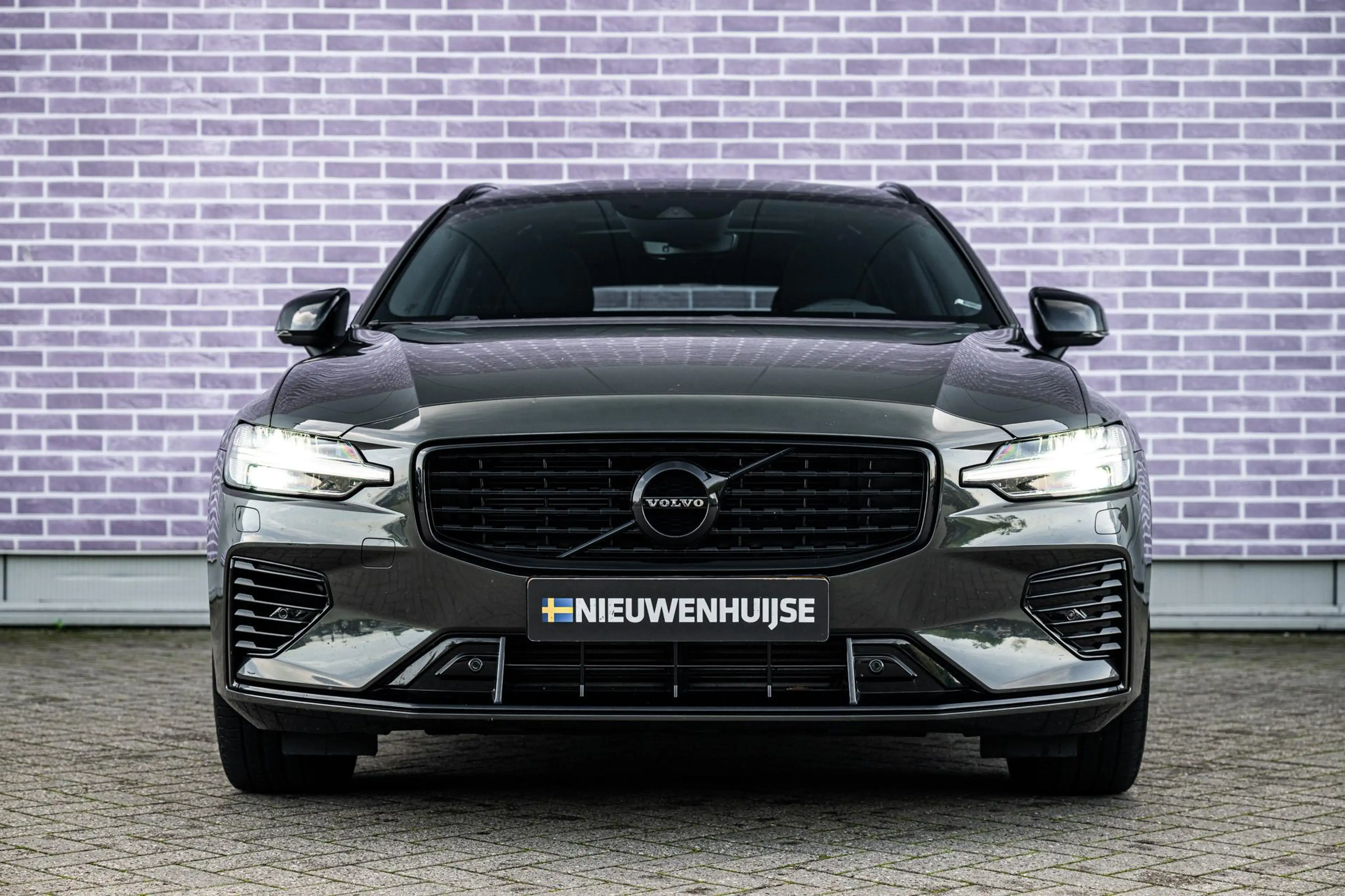 Volvo V60 2.0 T6 Plug-in hybrid AWD Plus Dark | Trekhaak | L — photo 10