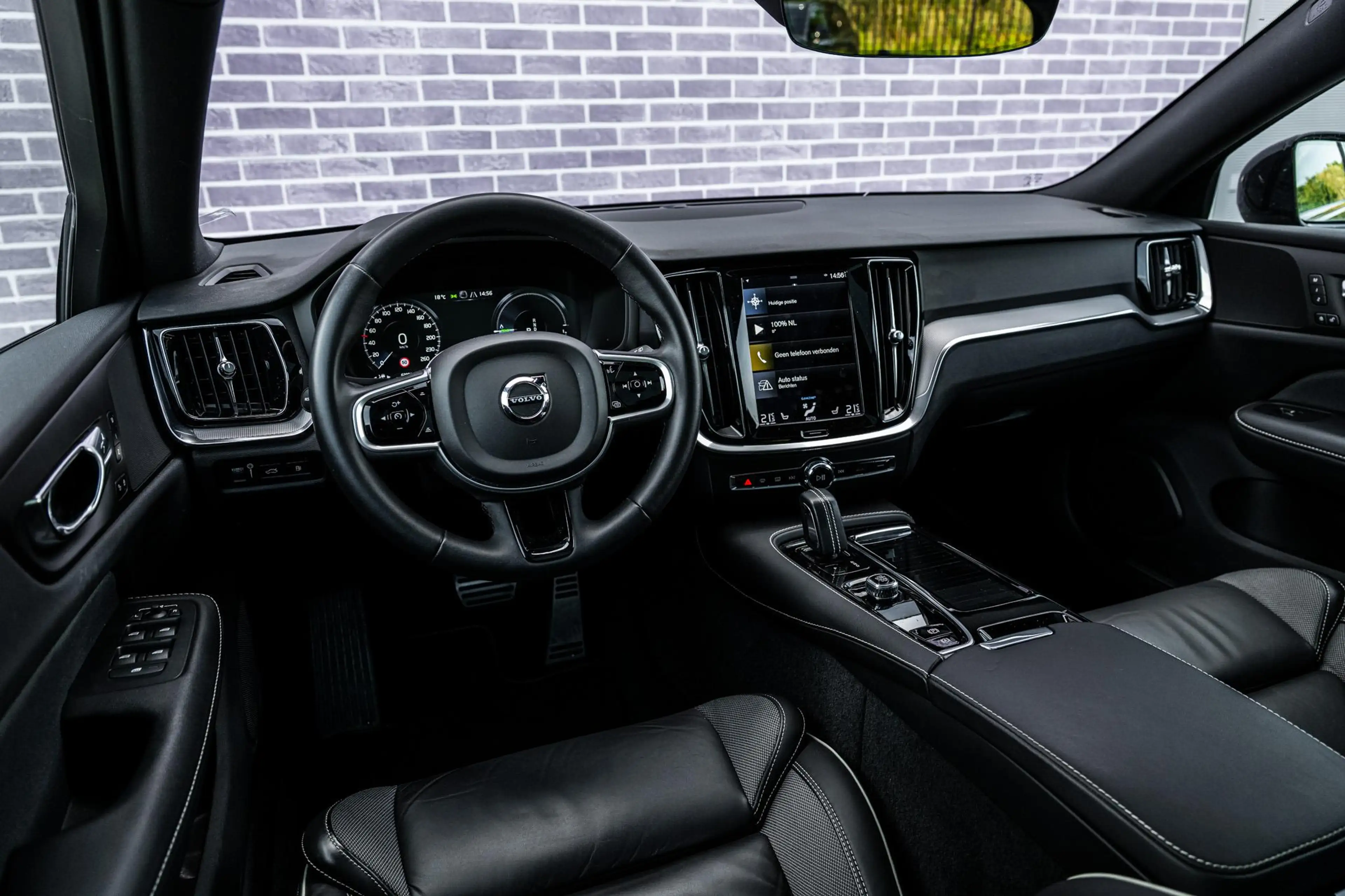 Volvo V60 2.0 T6 Plug-in hybrid AWD Plus Dark | Trekhaak | L — photo 12