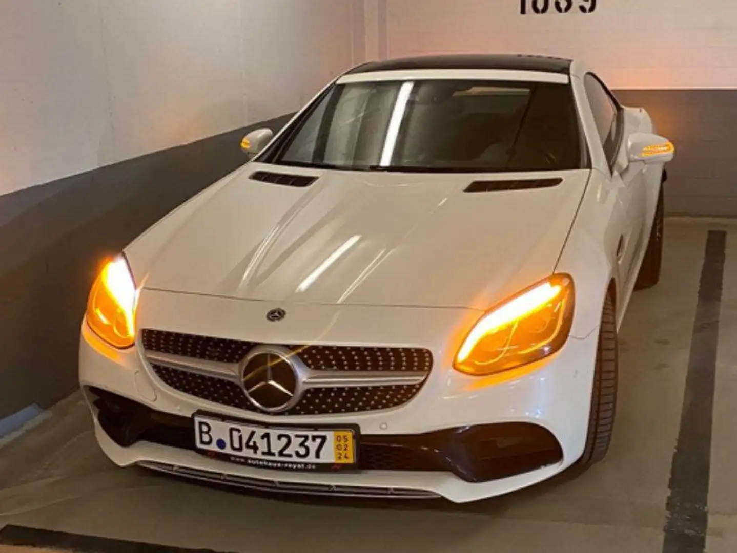 Mercedes-Benz SLC 300 SLC 300 9G-TRONIC RedArt Edition caprio Blanc - 1
