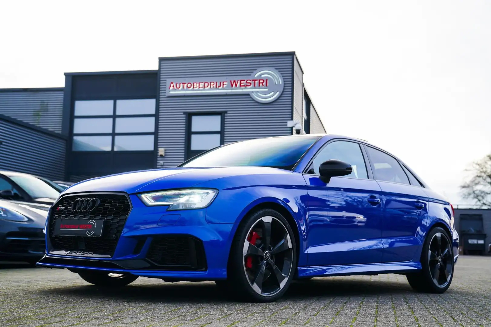 Audi RS3 Limousine 2.5 TFSI RS 3 quattro | Bang&Olufsen | P Blauw - 1