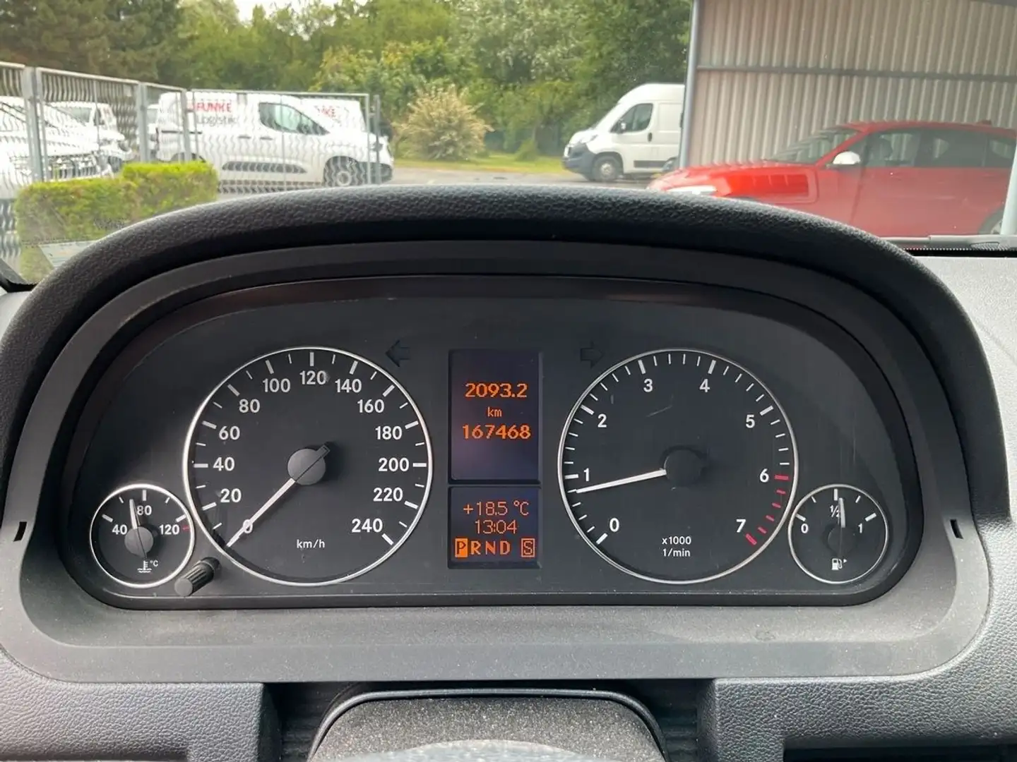 Mercedes-Benz A 200 1.Hd Automatik AVANTGARDE Sitzheiz Anhänge Бежевый  - 2