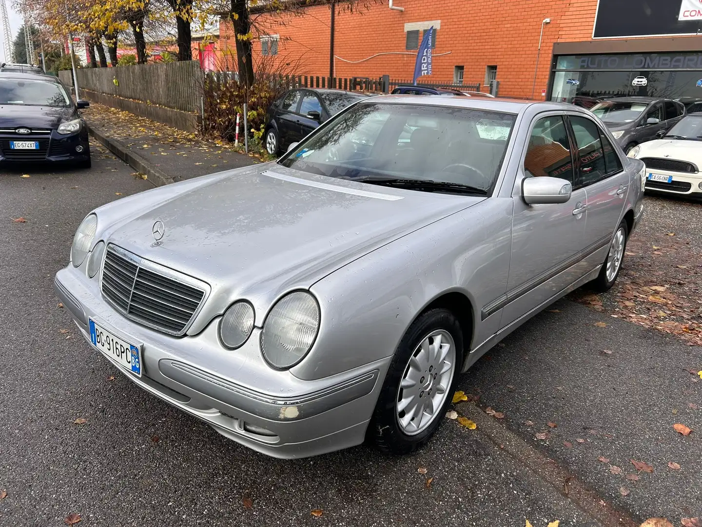 Mercedes-Benz E 200 E 200 k Elegance FL *UNICO PROPRIETARIO* Szürke - 1
