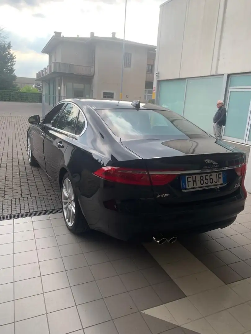 Jaguar XF 2.0d Prestige awd 180cv auto Nero - 2