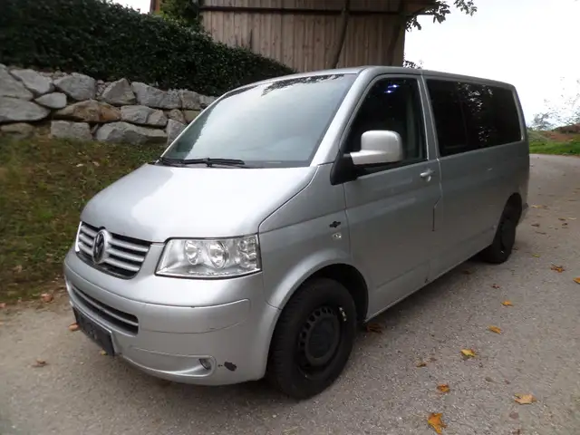 Volkswagen T5 Multivan T5 Multivan Comfortline 2,5 TDI 96 KW Export oder Händler