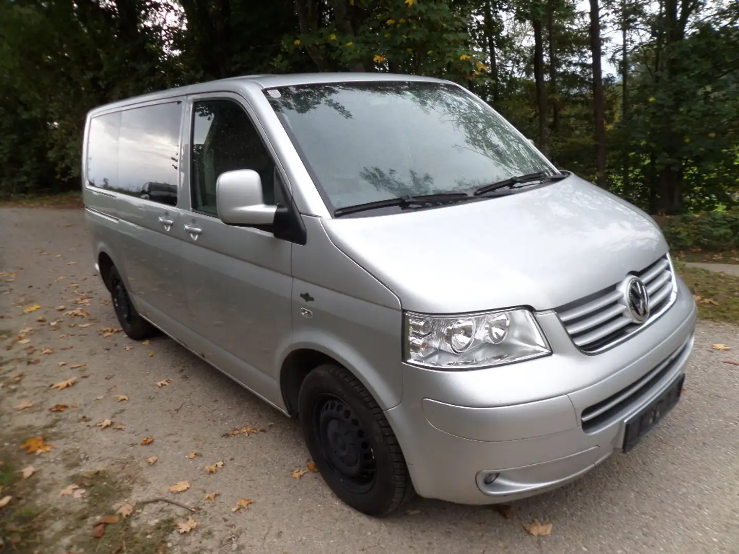 Volkswagen T5 Multivan T5 Multivan Comfortline 2,5 TDI 96 KW Export oder Händler Silber - 2