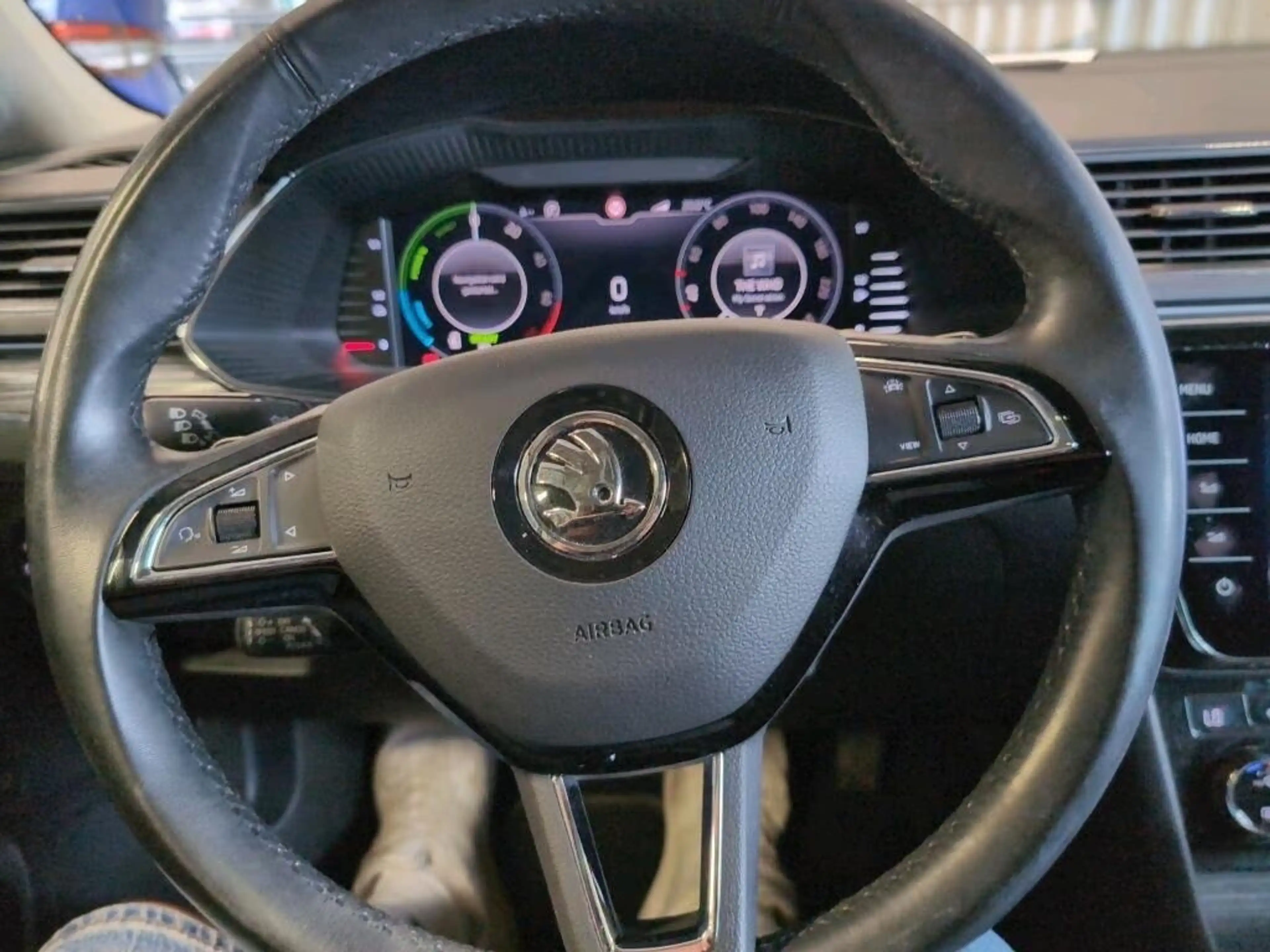 Skoda Superb 1.4 TSI Hybrid Lim. Style iV*PANO*VIRTUAL COCKPIT — photo 6
