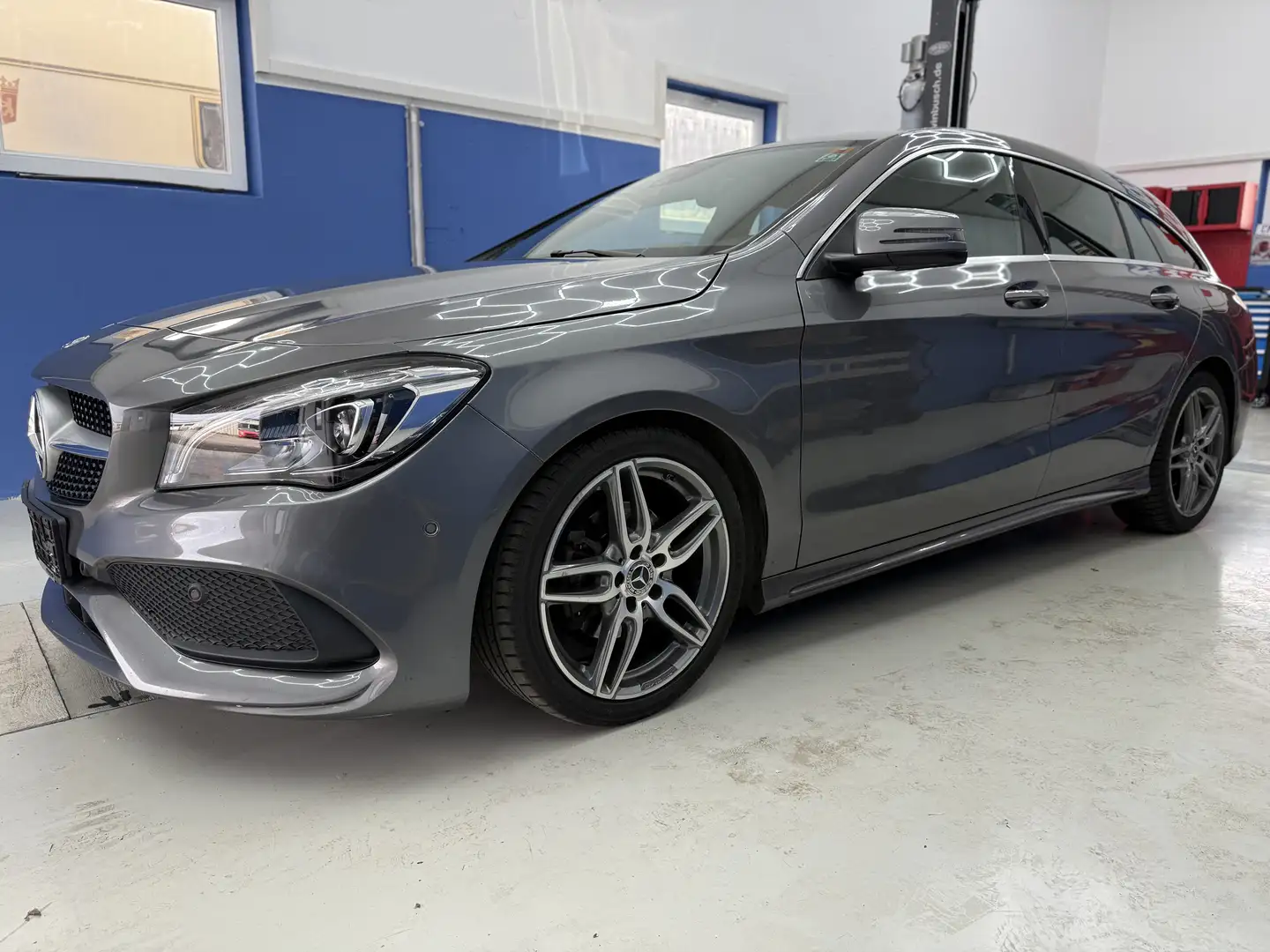 Mercedes-Benz CLA 200 CLA 200 (117.943) AMG line Grau - 1