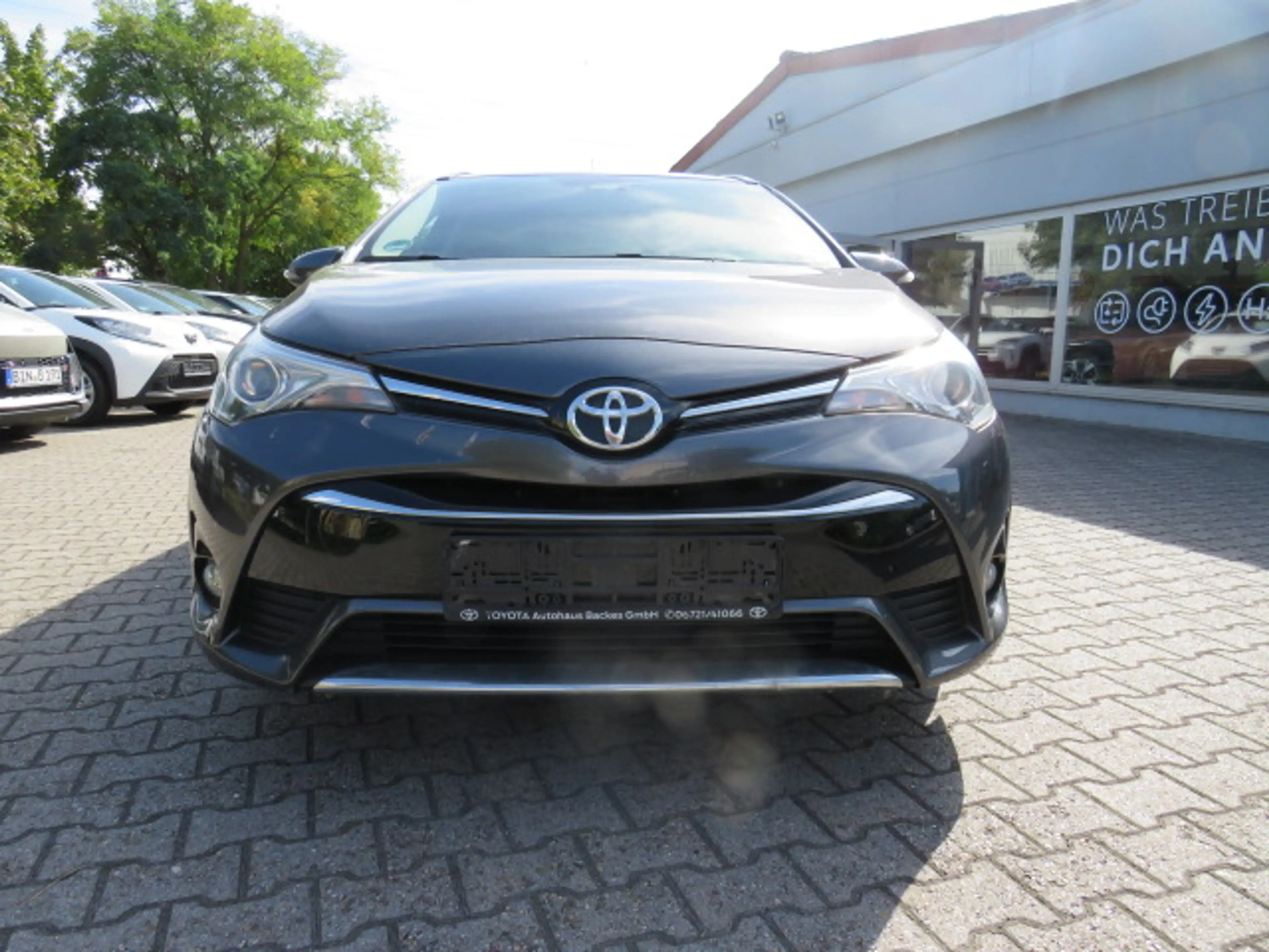 Toyota Avensis Team D — photo 8