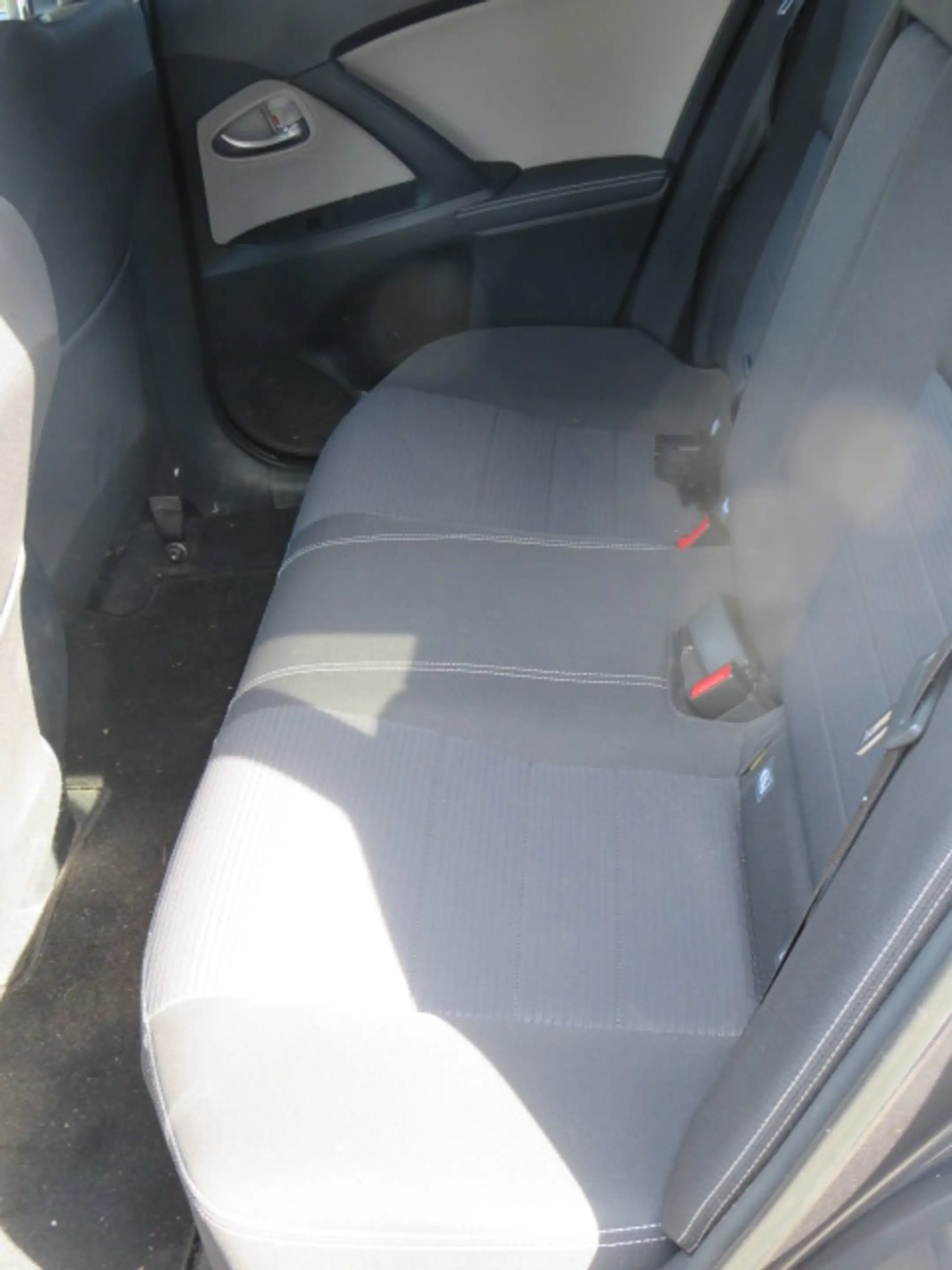 Toyota Avensis Team D — photo 11