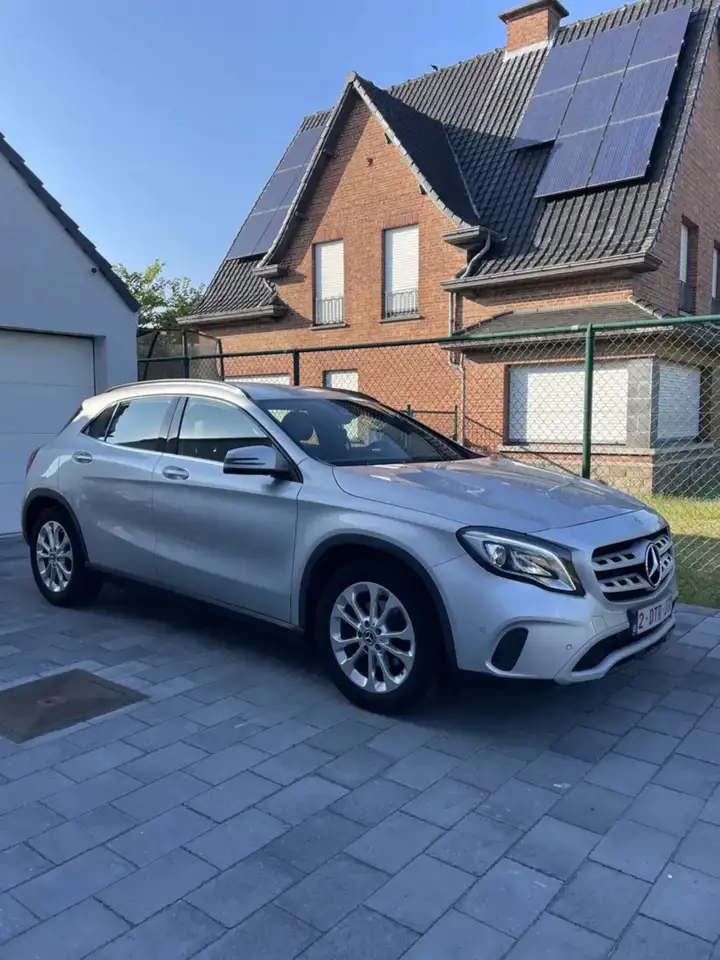 Mercedes-Benz GLA 180