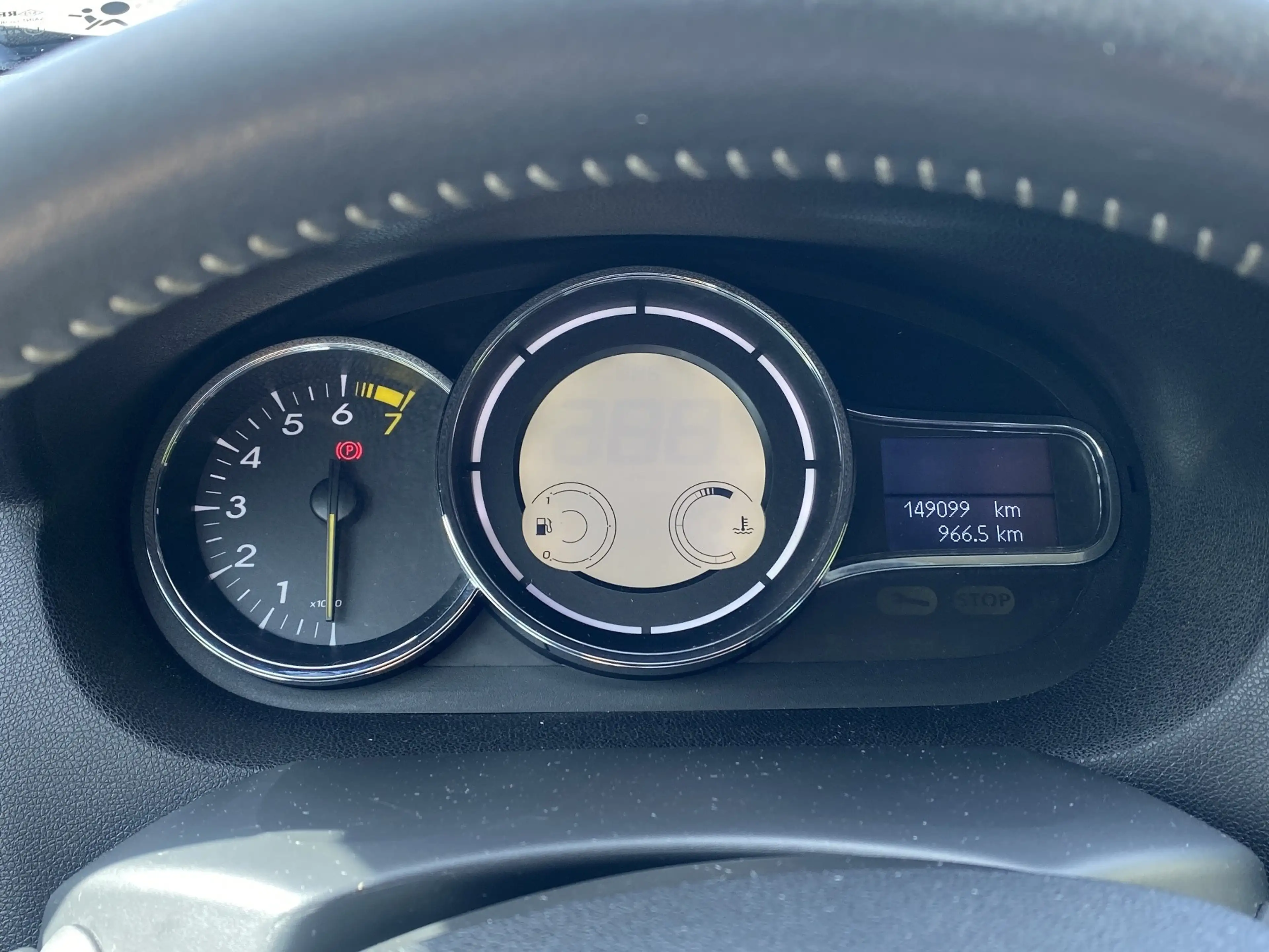 Renault Megane III Bose Edition TCe — photo 12