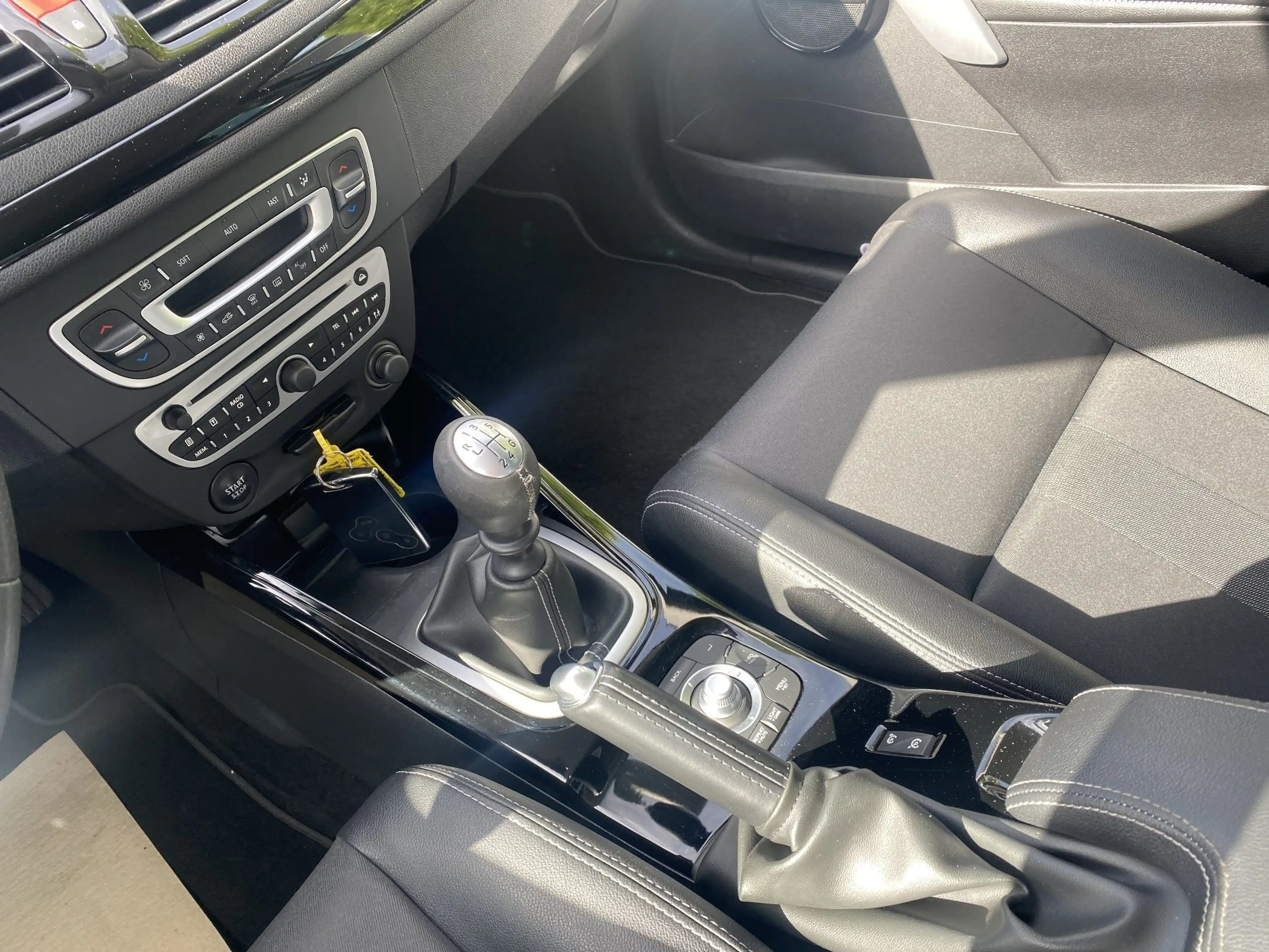 Renault Megane III Bose Edition TCe — photo 15