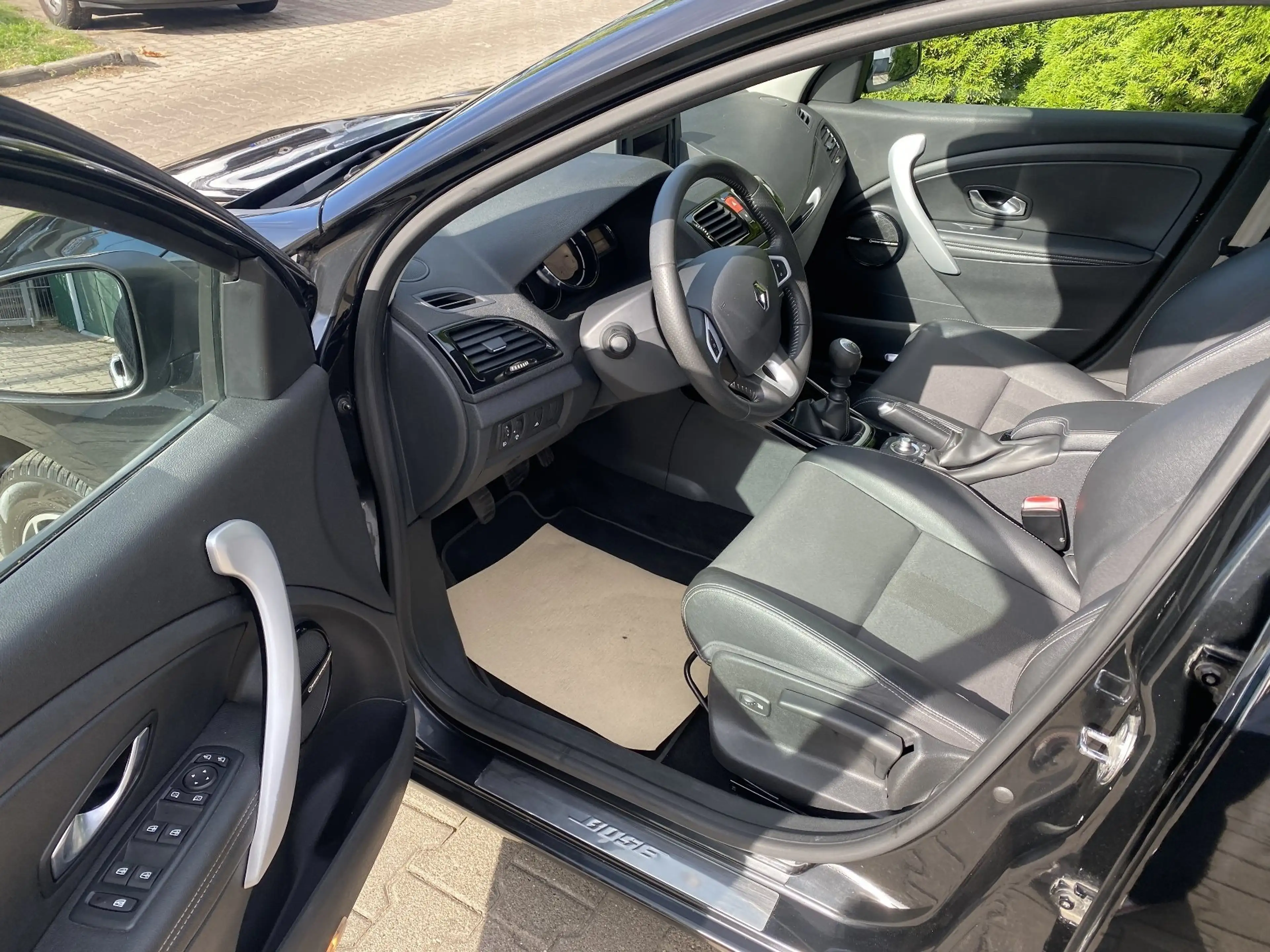Renault Megane III Bose Edition TCe — photo 10