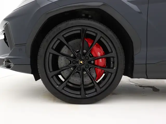 Lamborghini Urus view 12